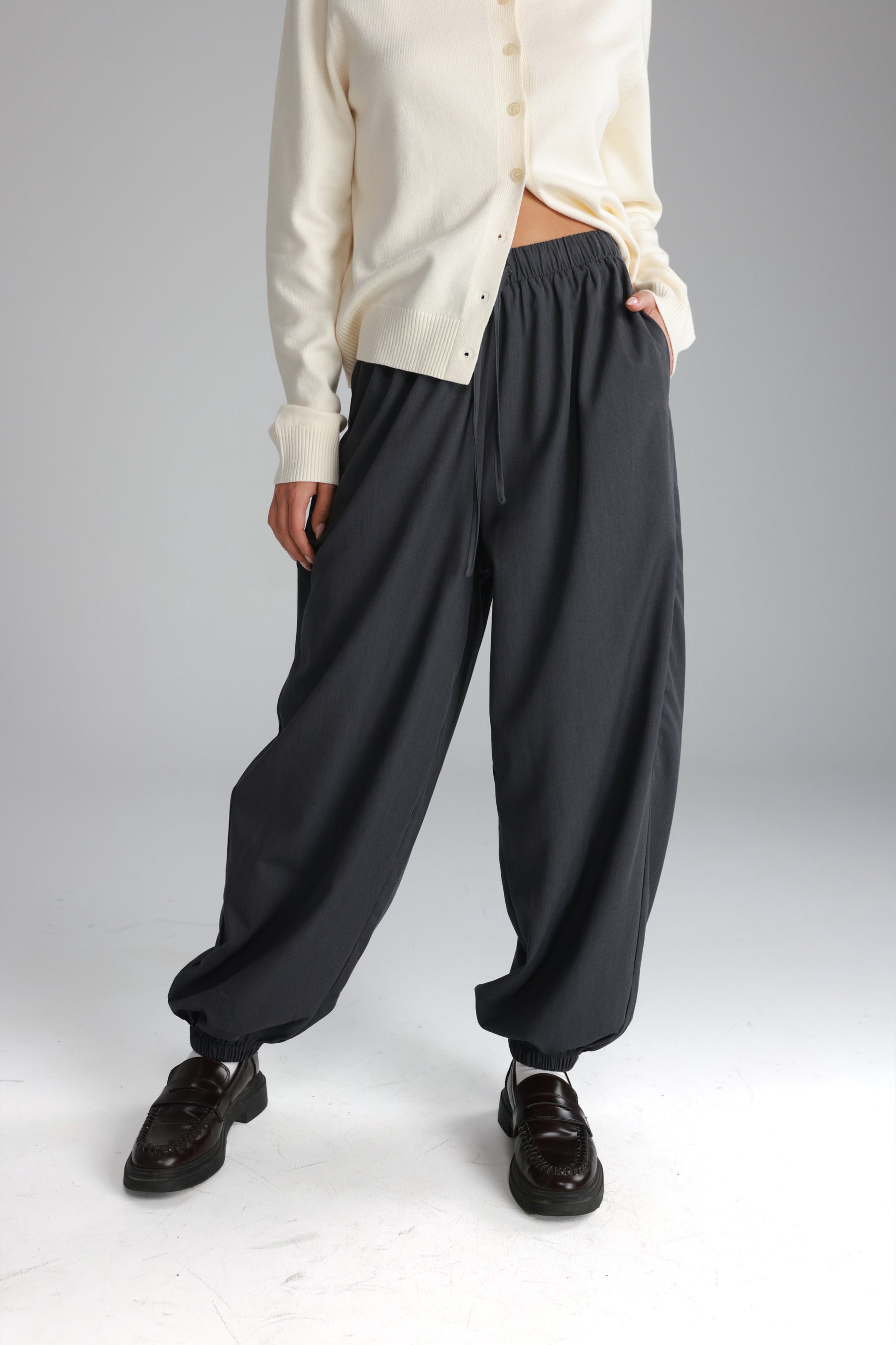 מכנסי אן אפור כהה