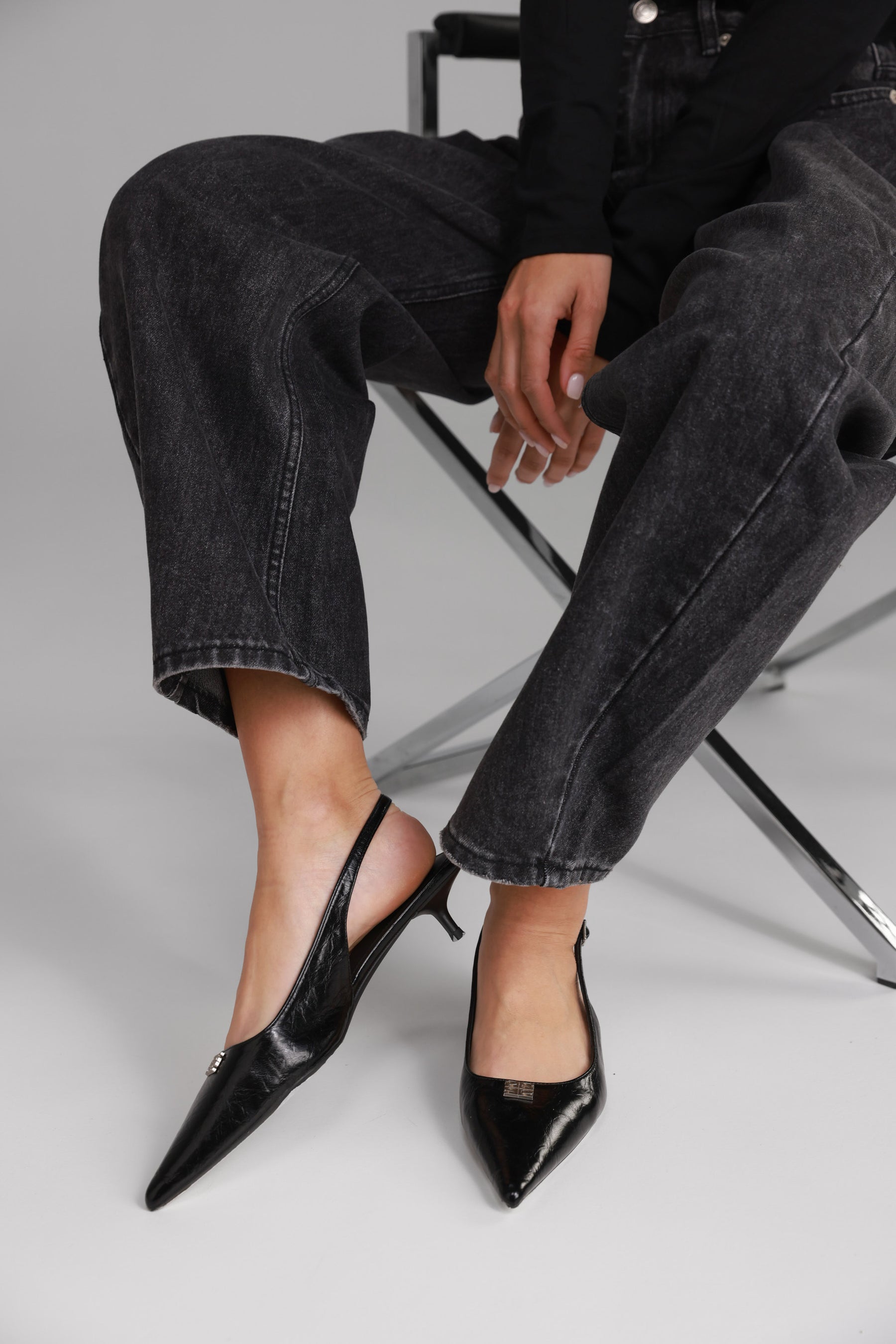 נעלי אניה שחורות