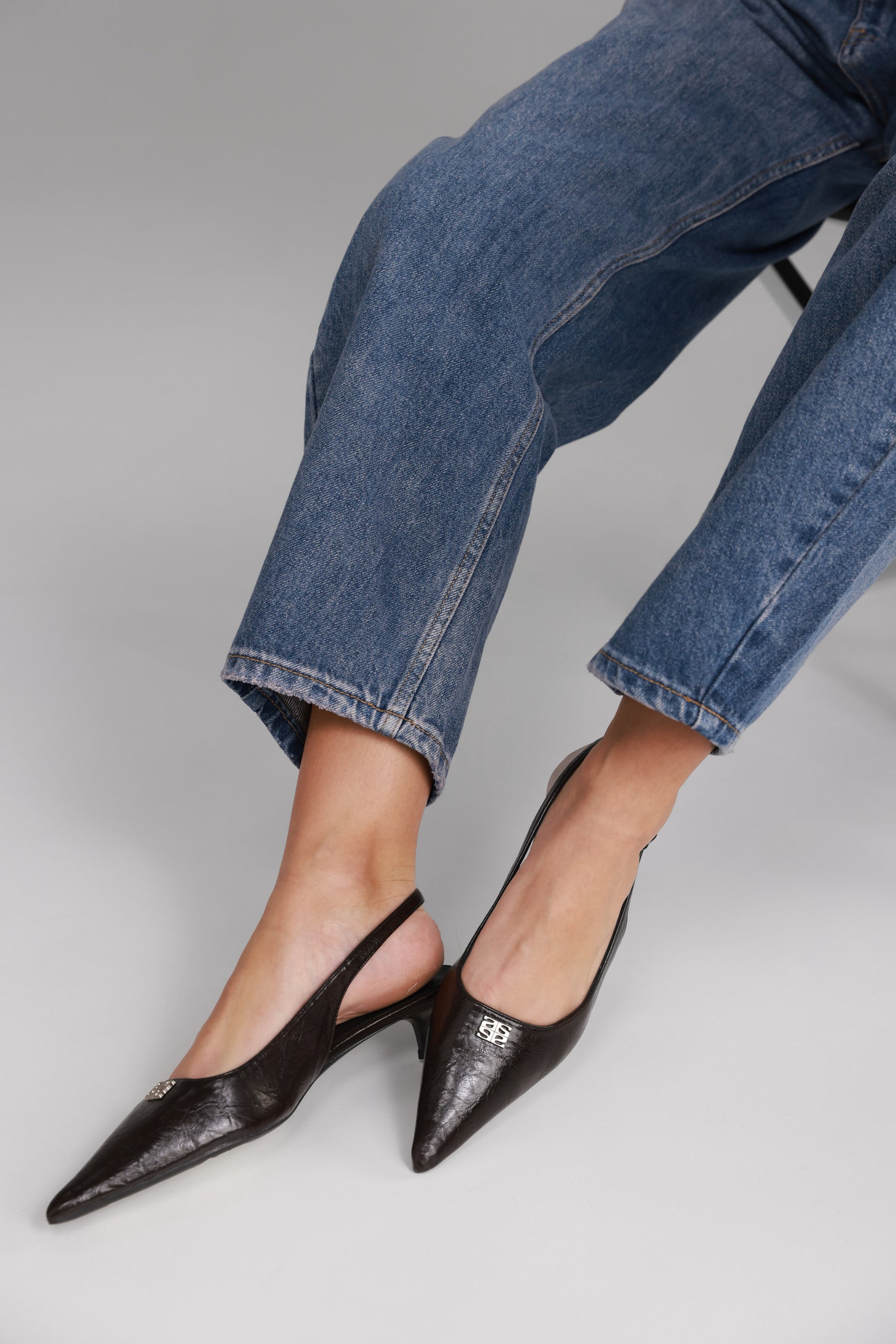 נעלי אניה חומות