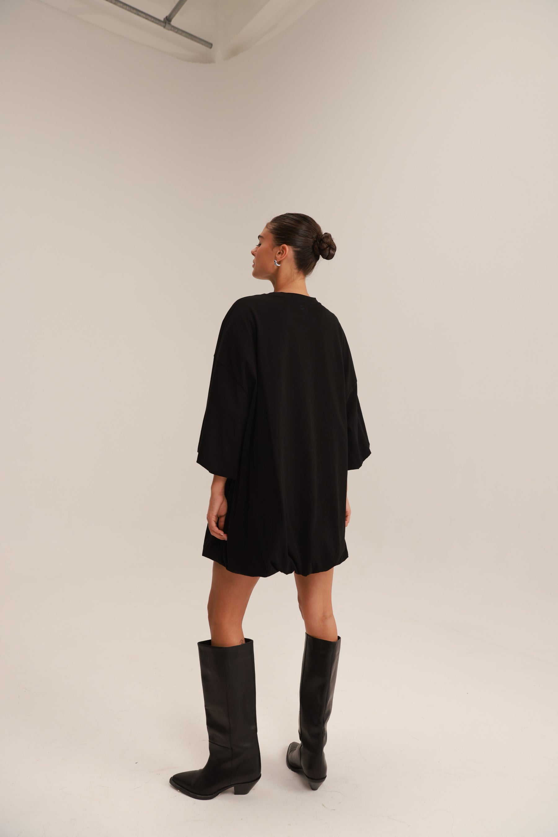 שמלת אמיליה שחורה