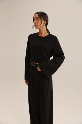 חולצת מלני שחורה