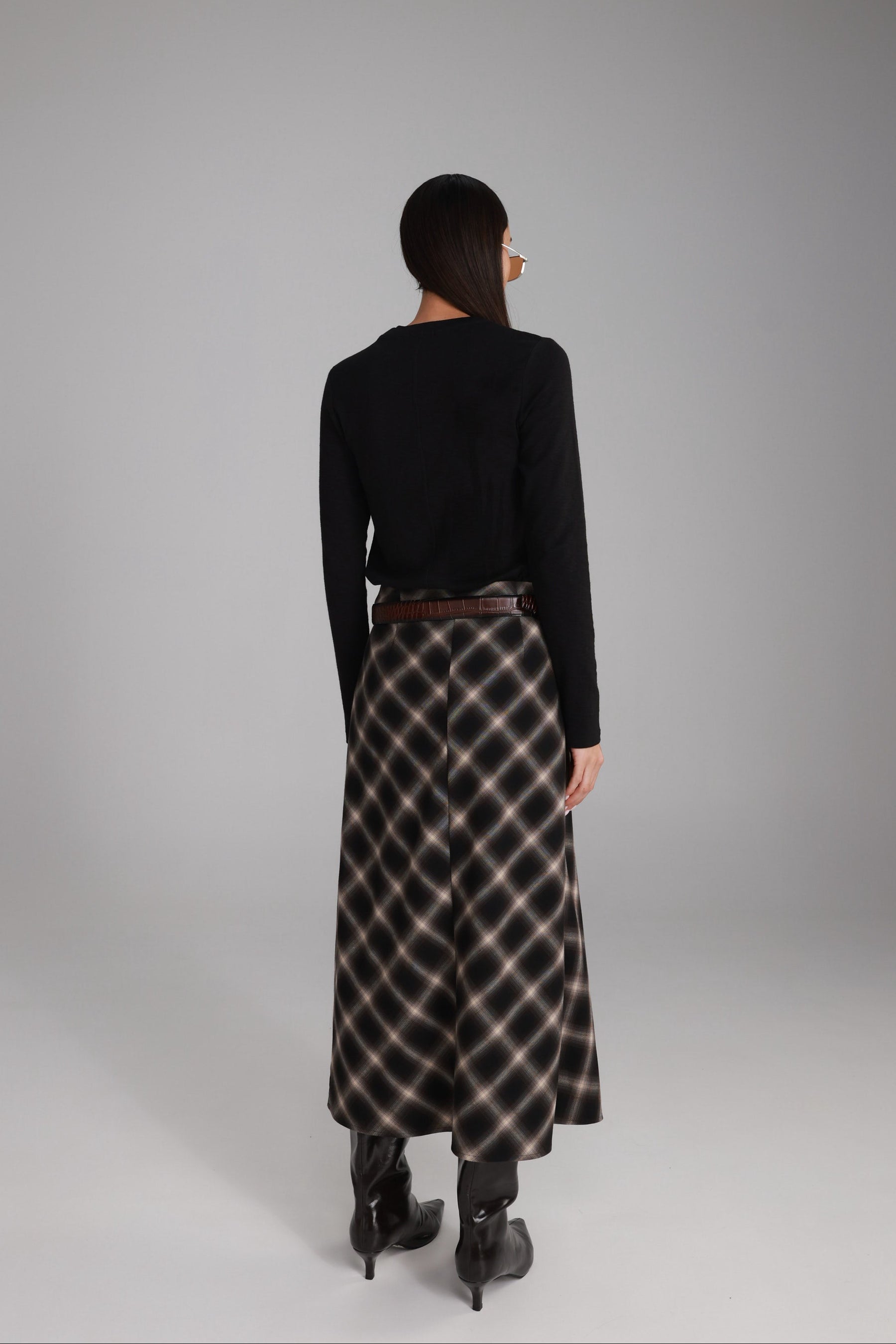 חולצת ג'יני שחורה