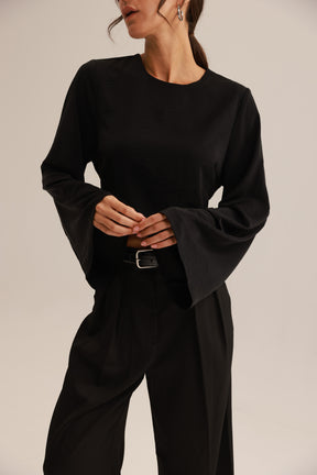 חולצת מלני שחורה