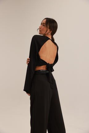 חולצת מלני שחורה