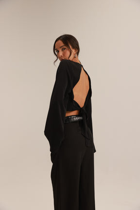 חולצת מלני שחורה