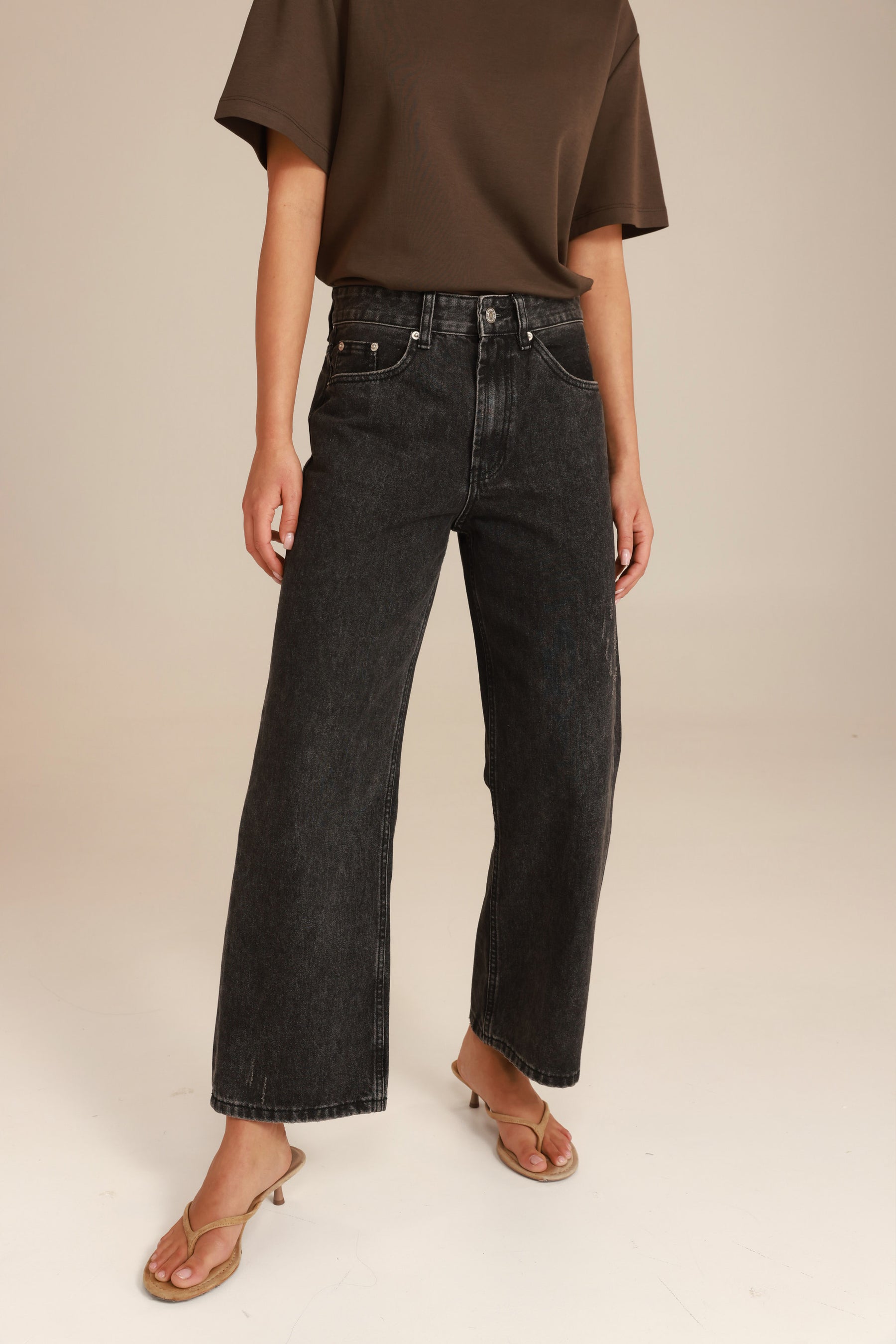 ג'ינס טוני שחור