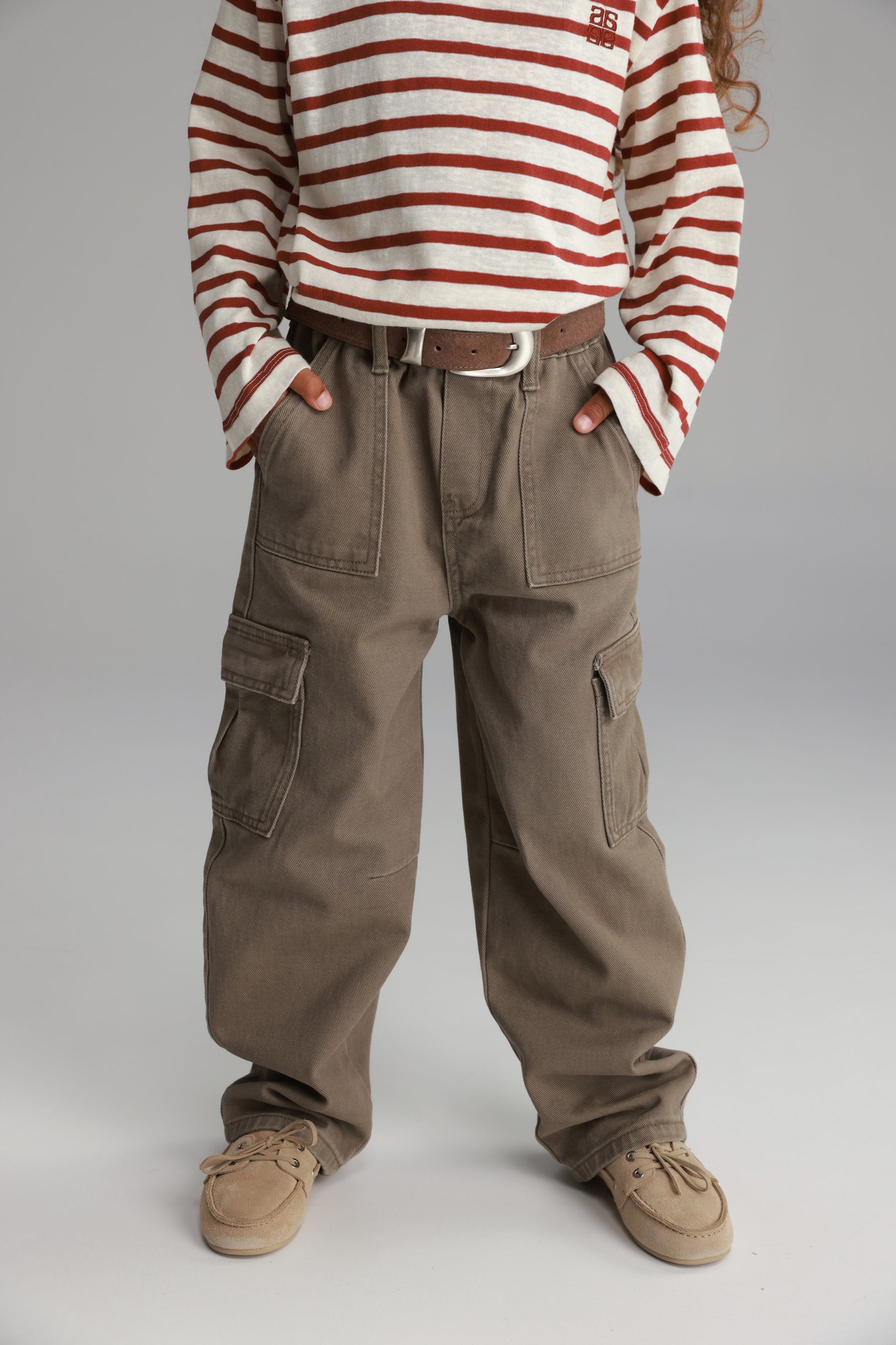 ג'ינס מרטין חאקי