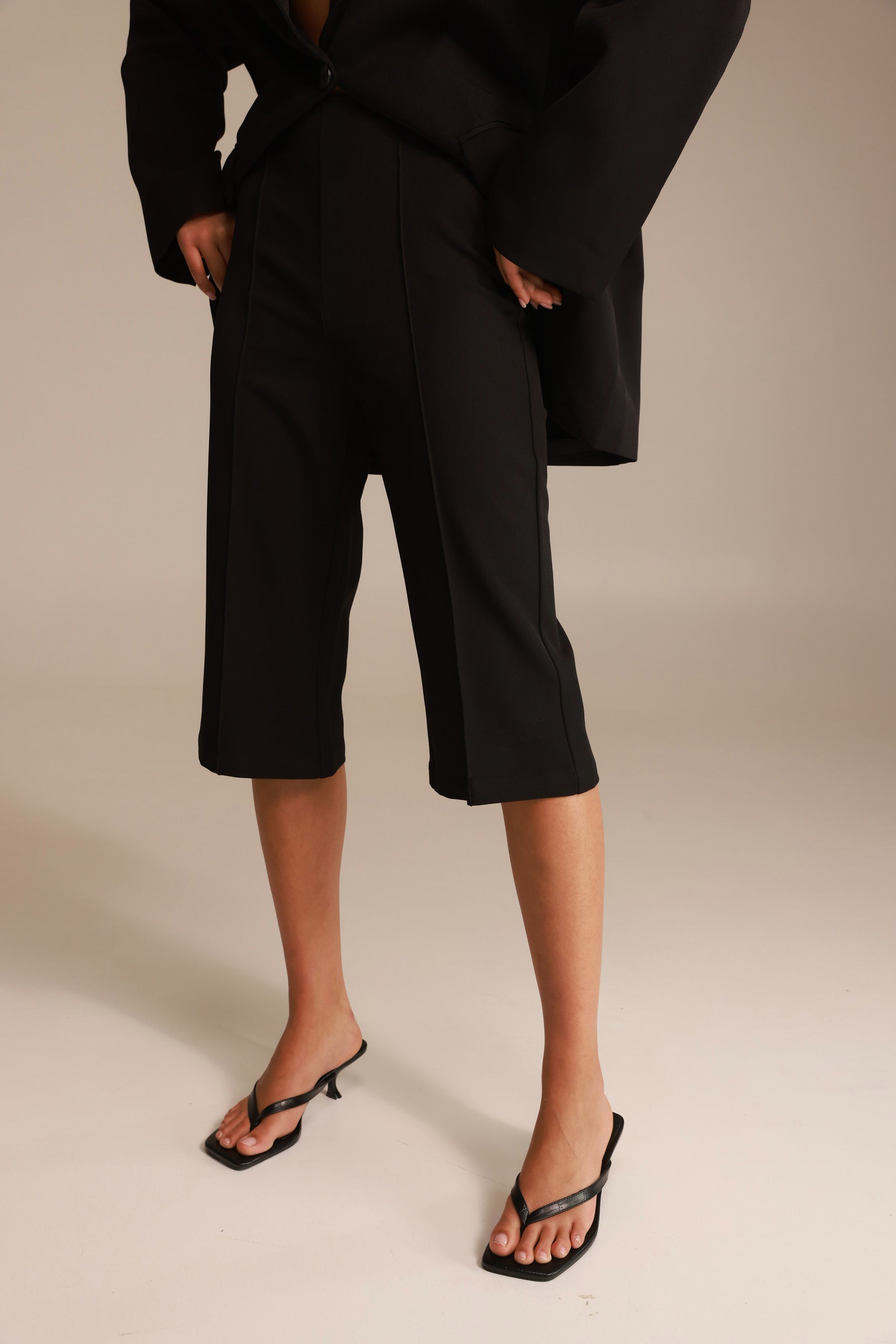 מכנסי נואל שחורים