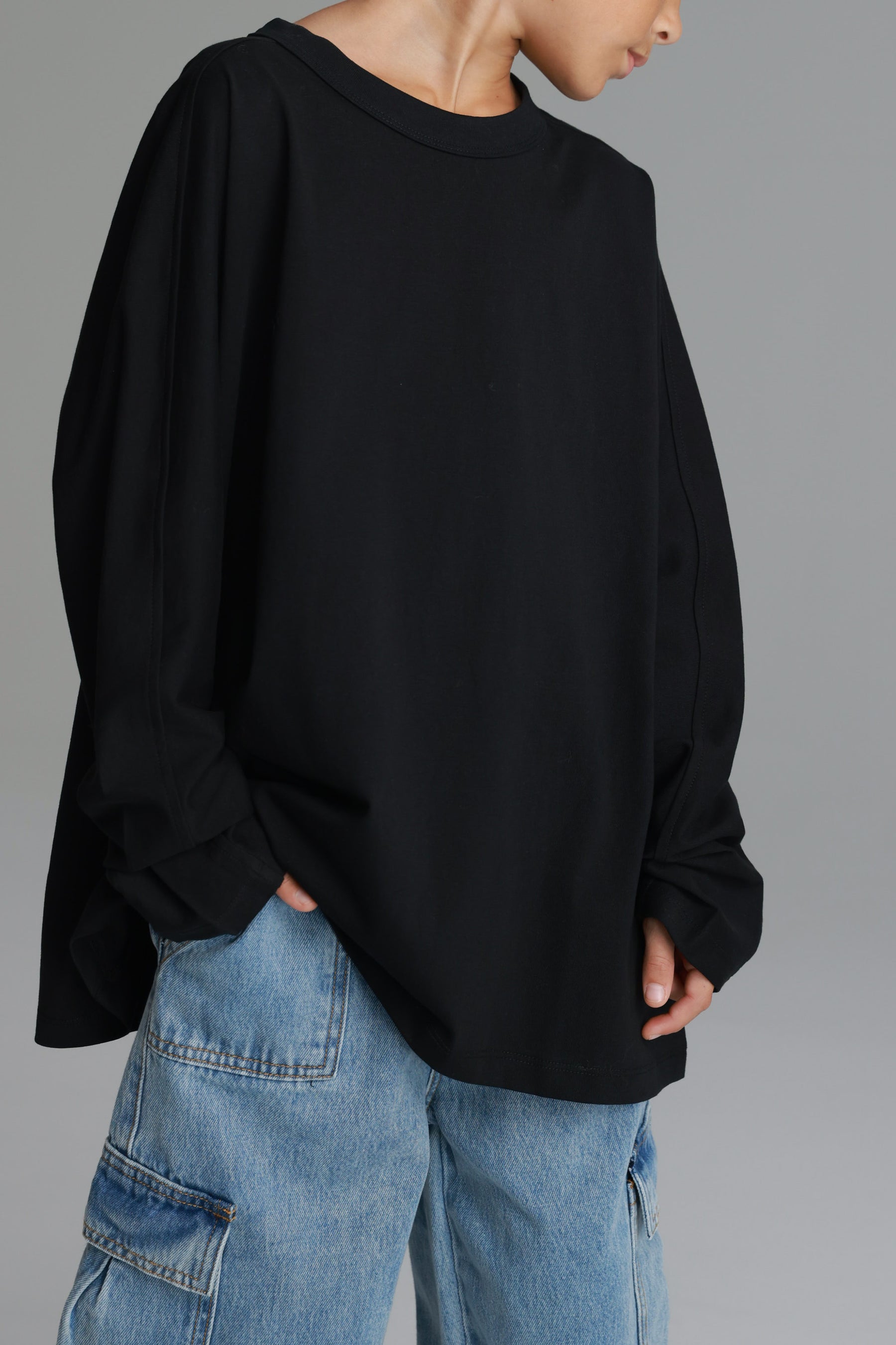 חולצת קרינה שחורה