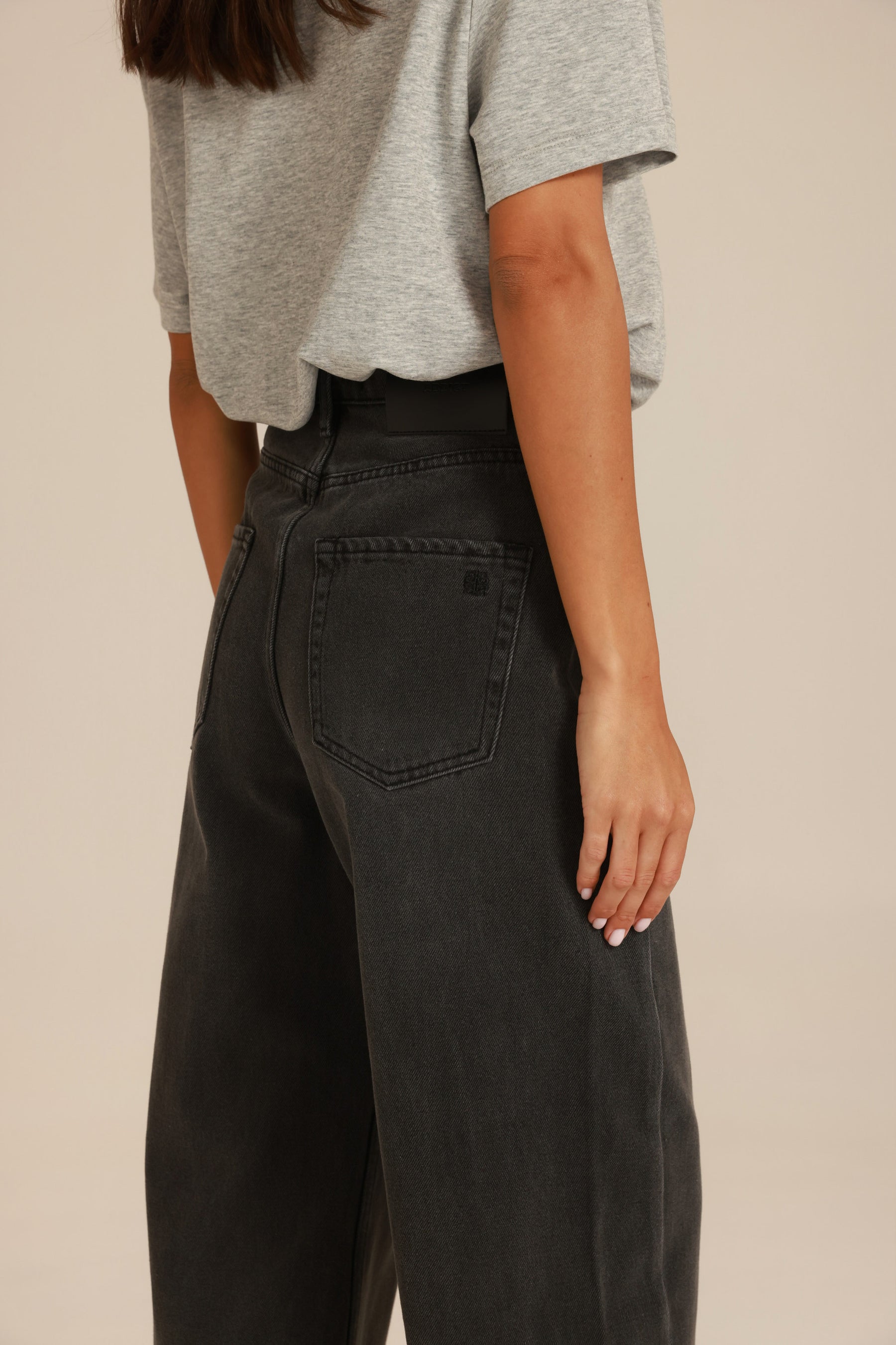 ג'ינס לומי שחור