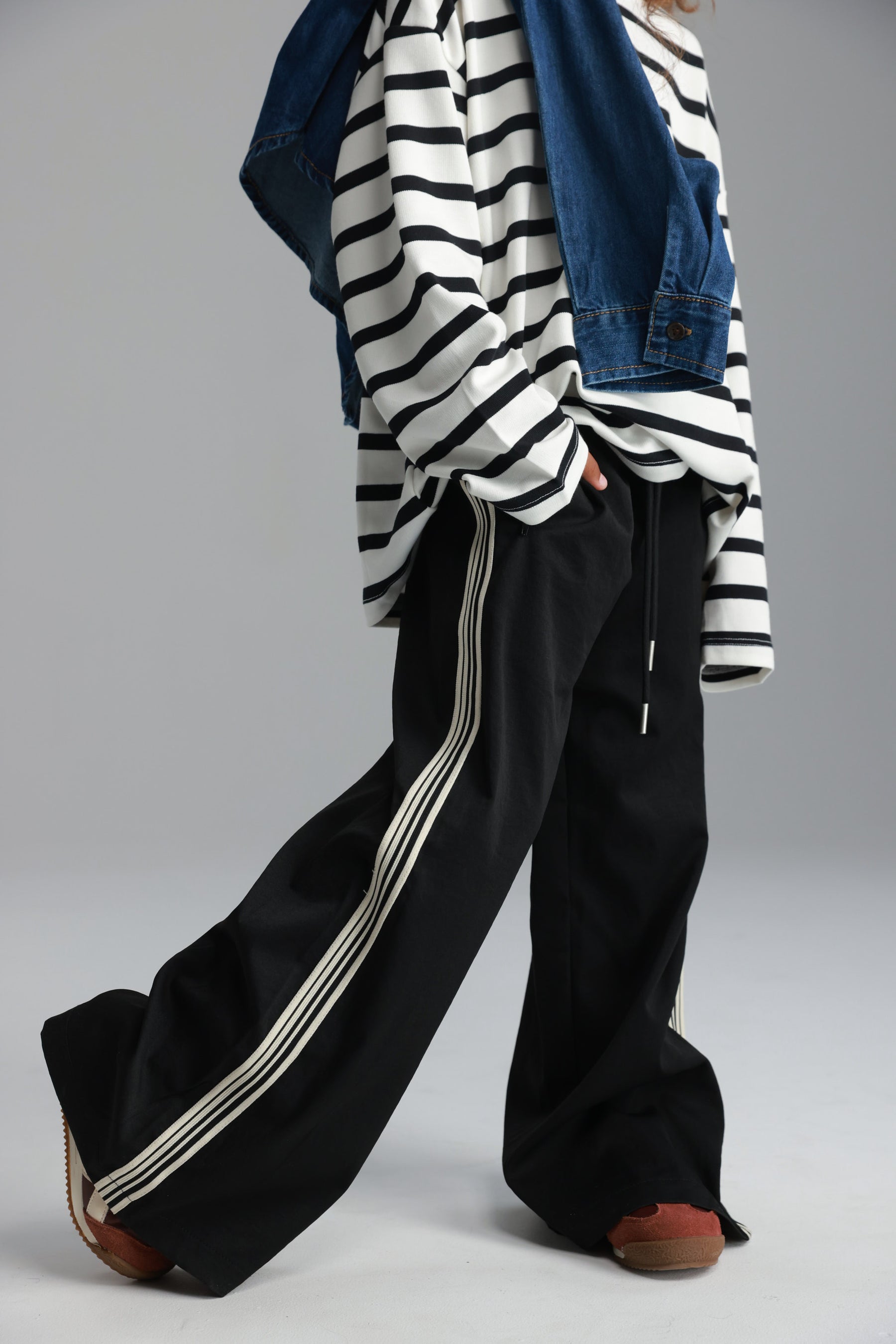 מכנסי ונסה שחורים