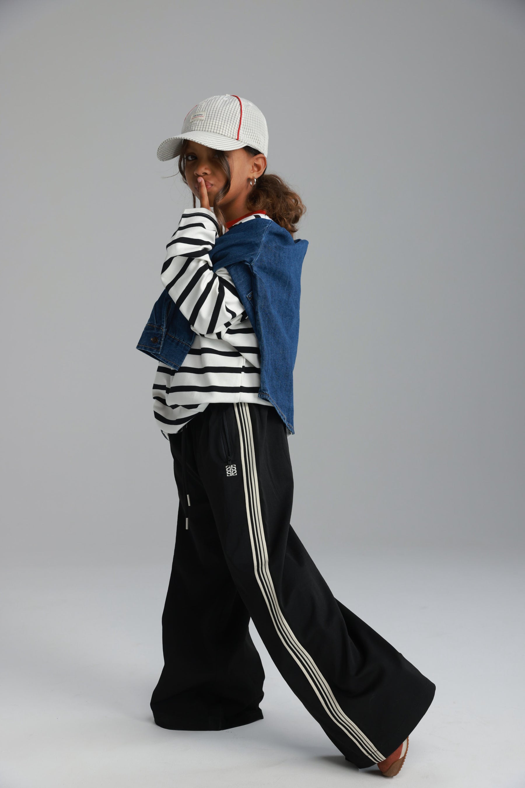 מכנסי ונסה שחורים