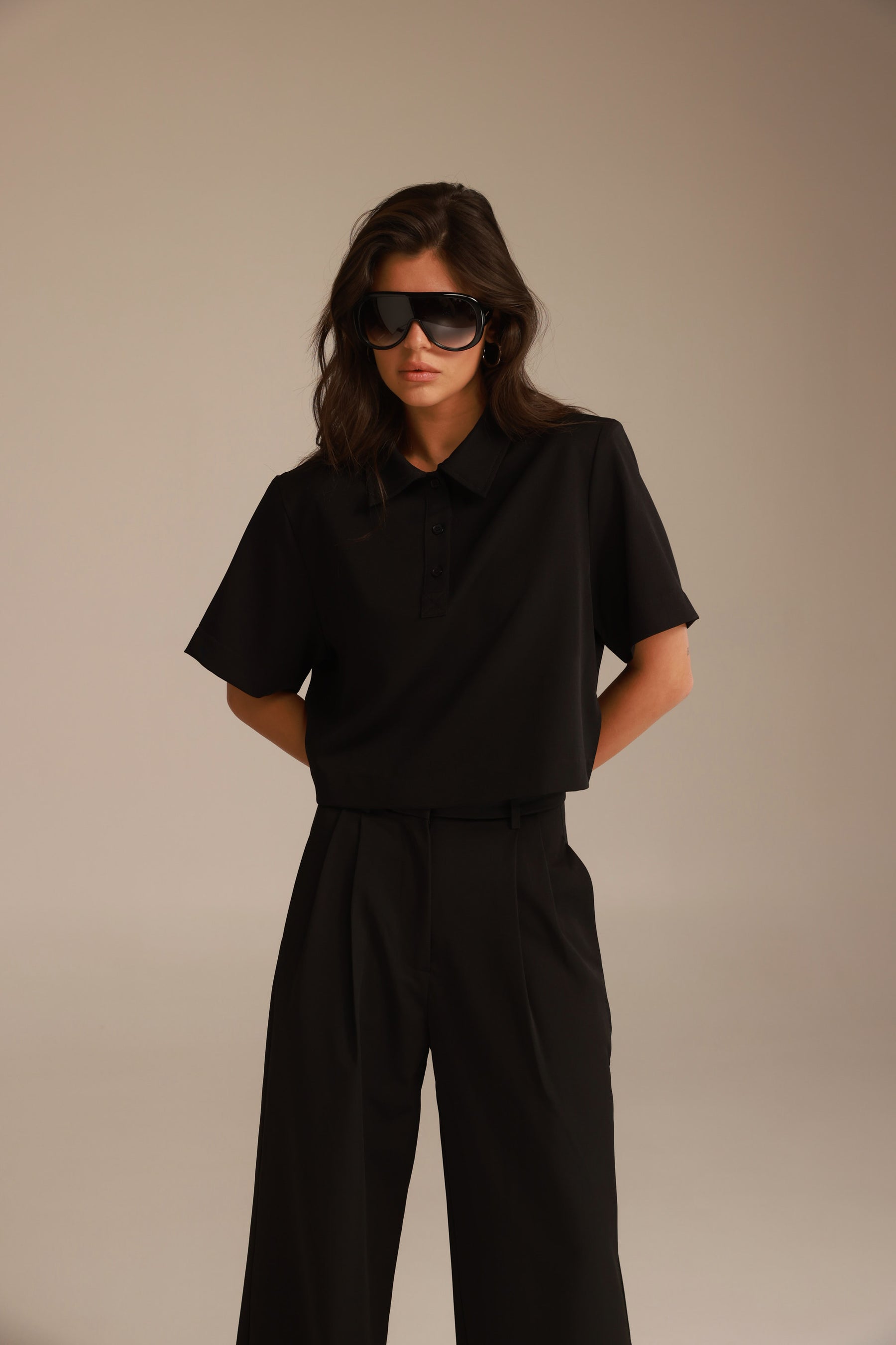 חולצת קרופ לארס שחורה