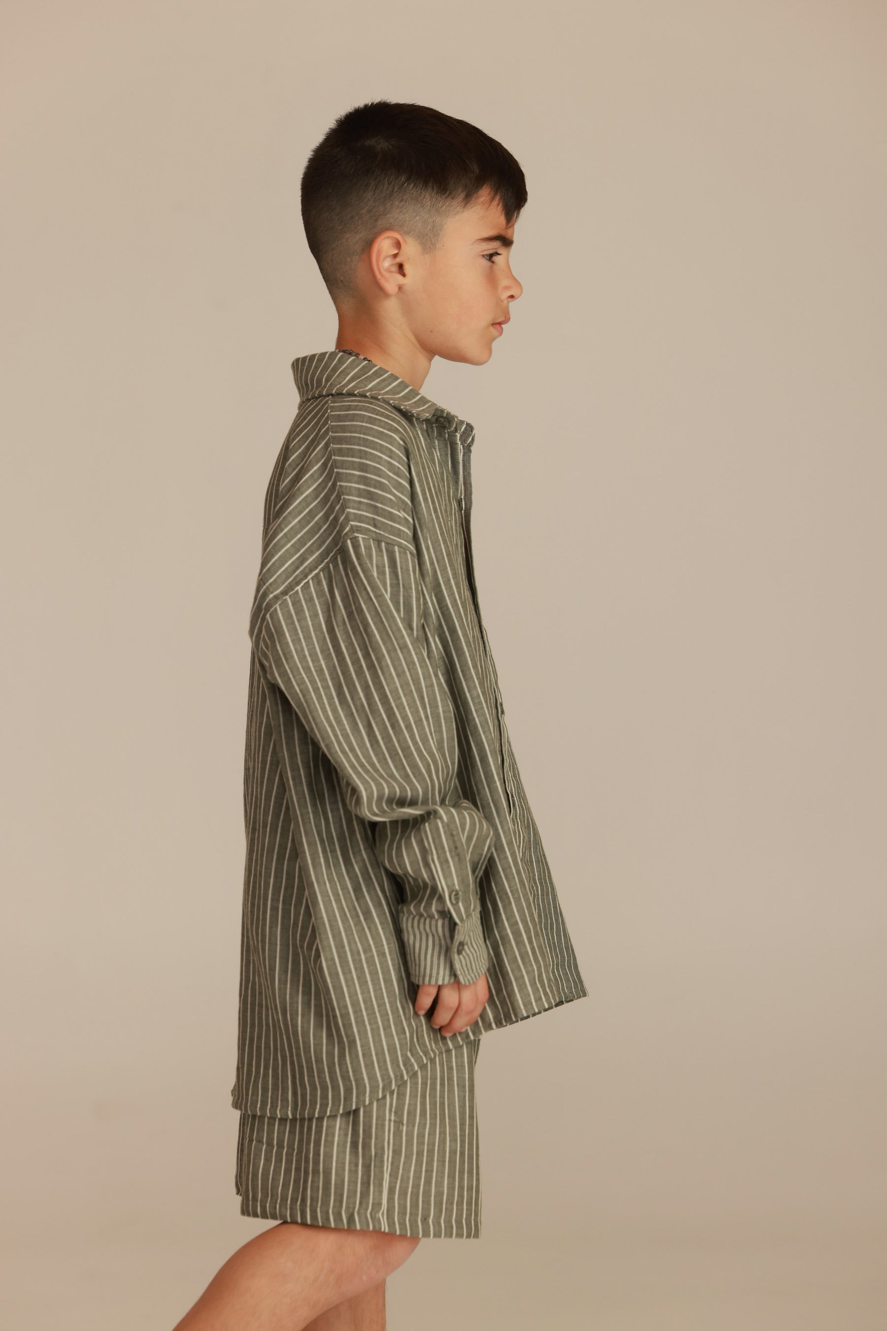 חליפת הילל חאקי