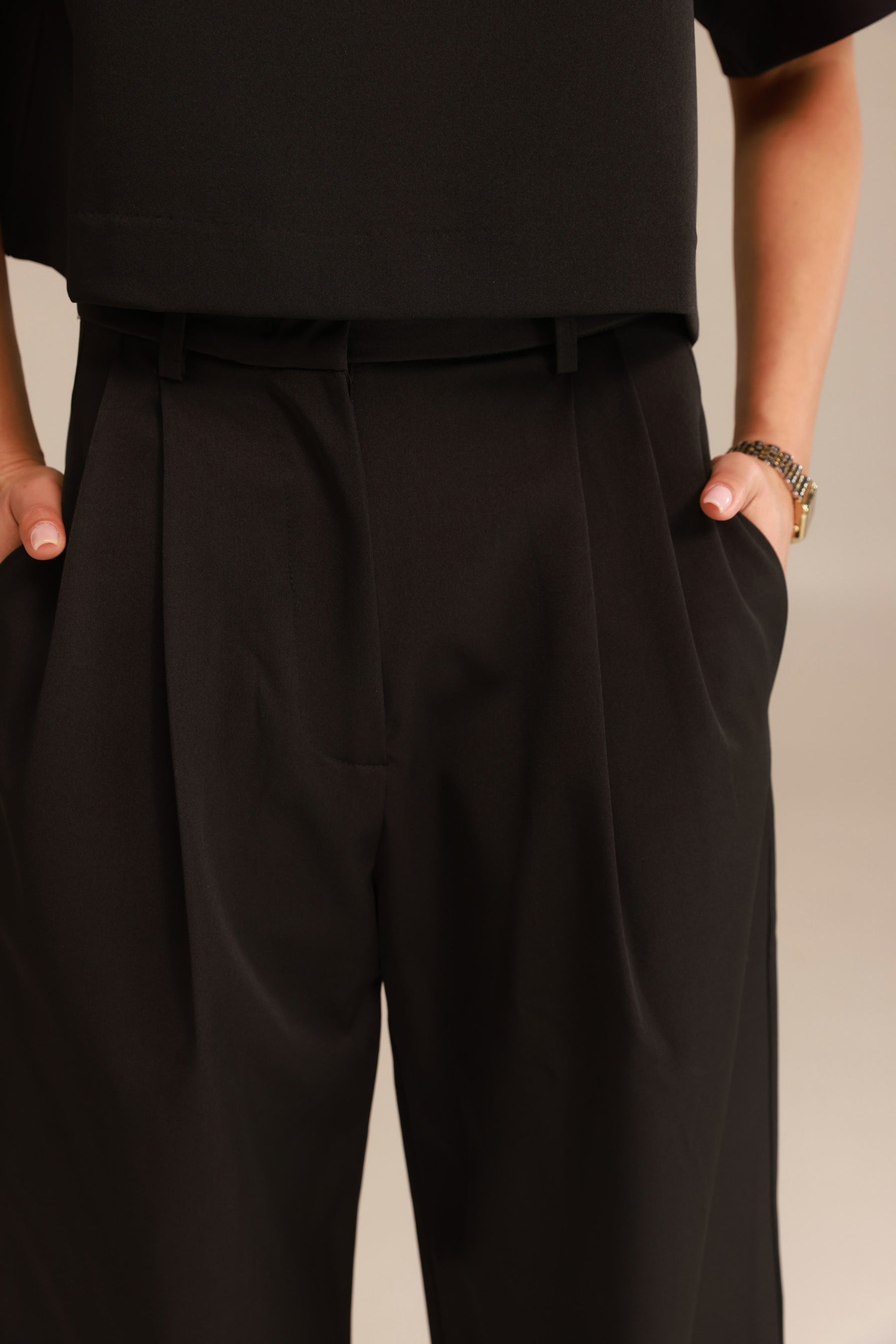 מכנסי לארס שחורים