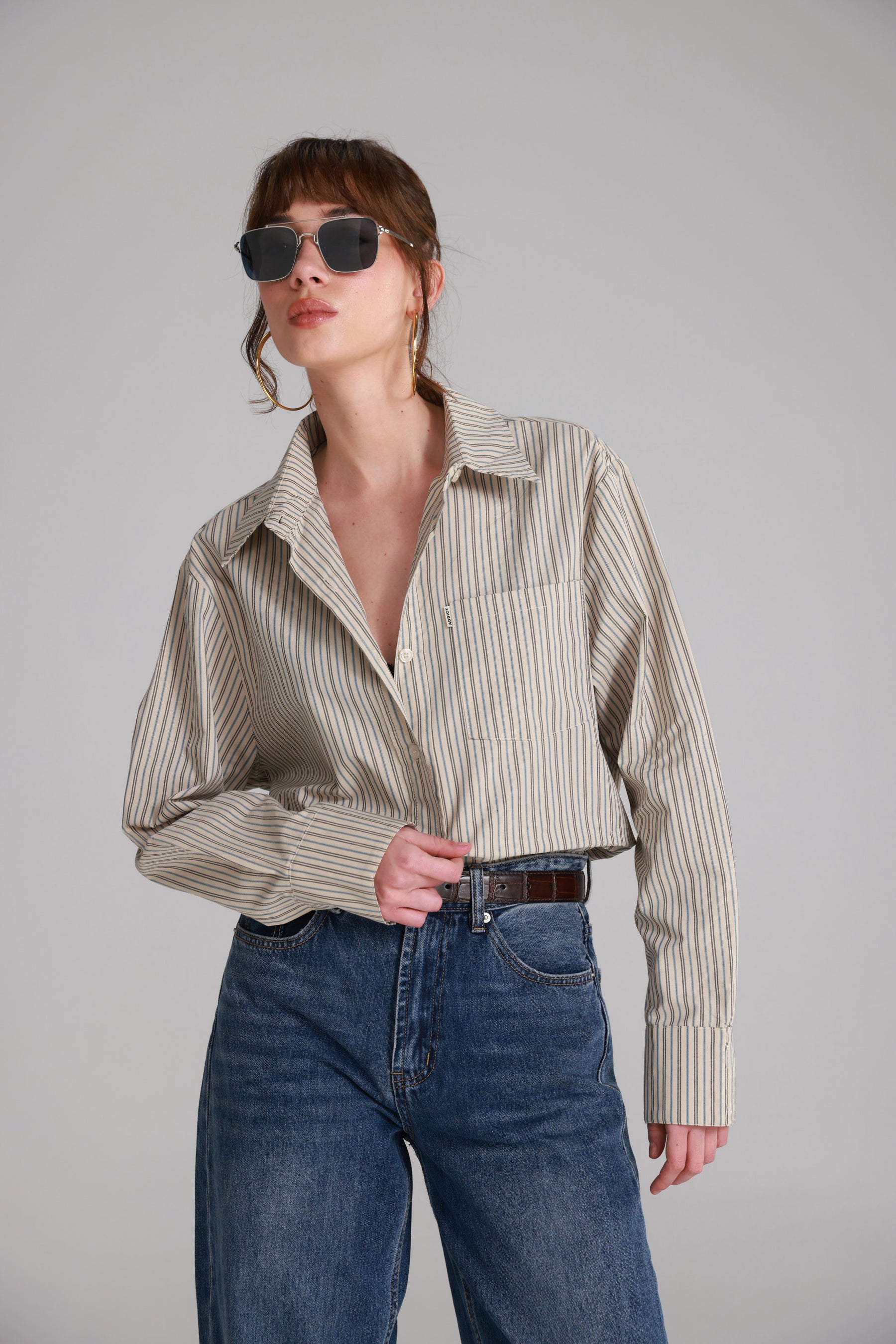 חולצת מריאן מכופתרת פסים בז'