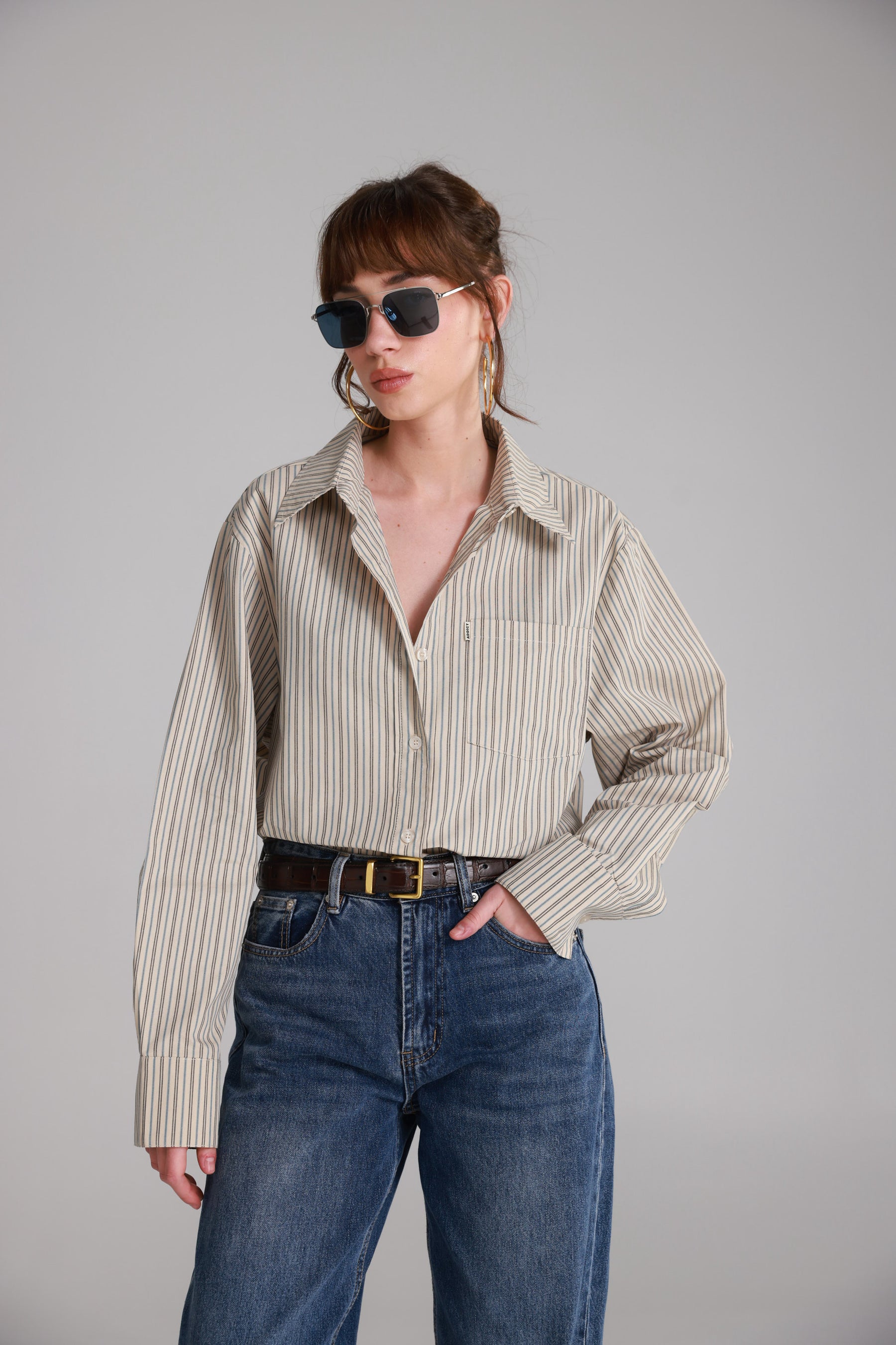 חולצת מריאן מכופתרת פסים בז'