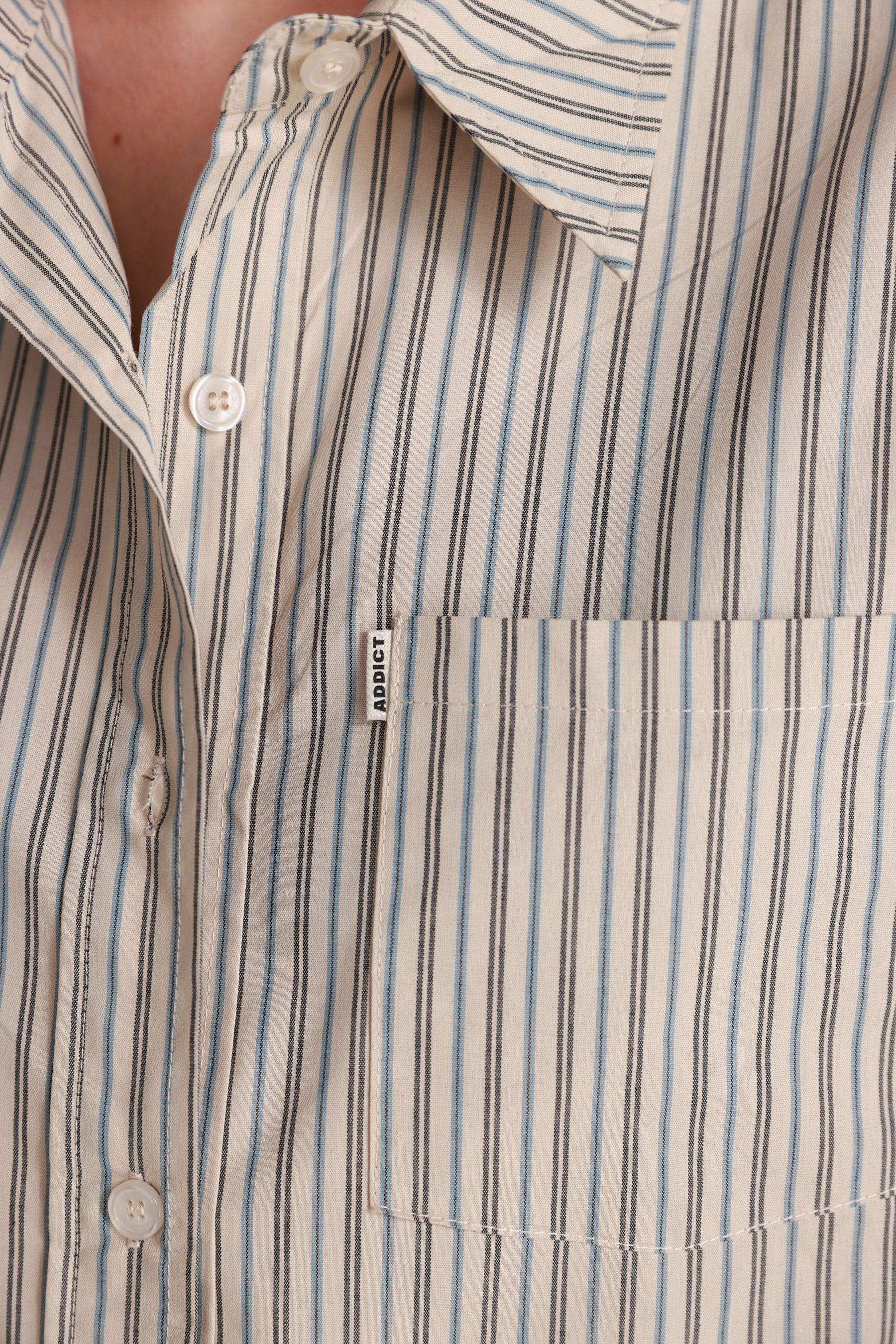 חולצת מריאן מכופתרת פסים בז'