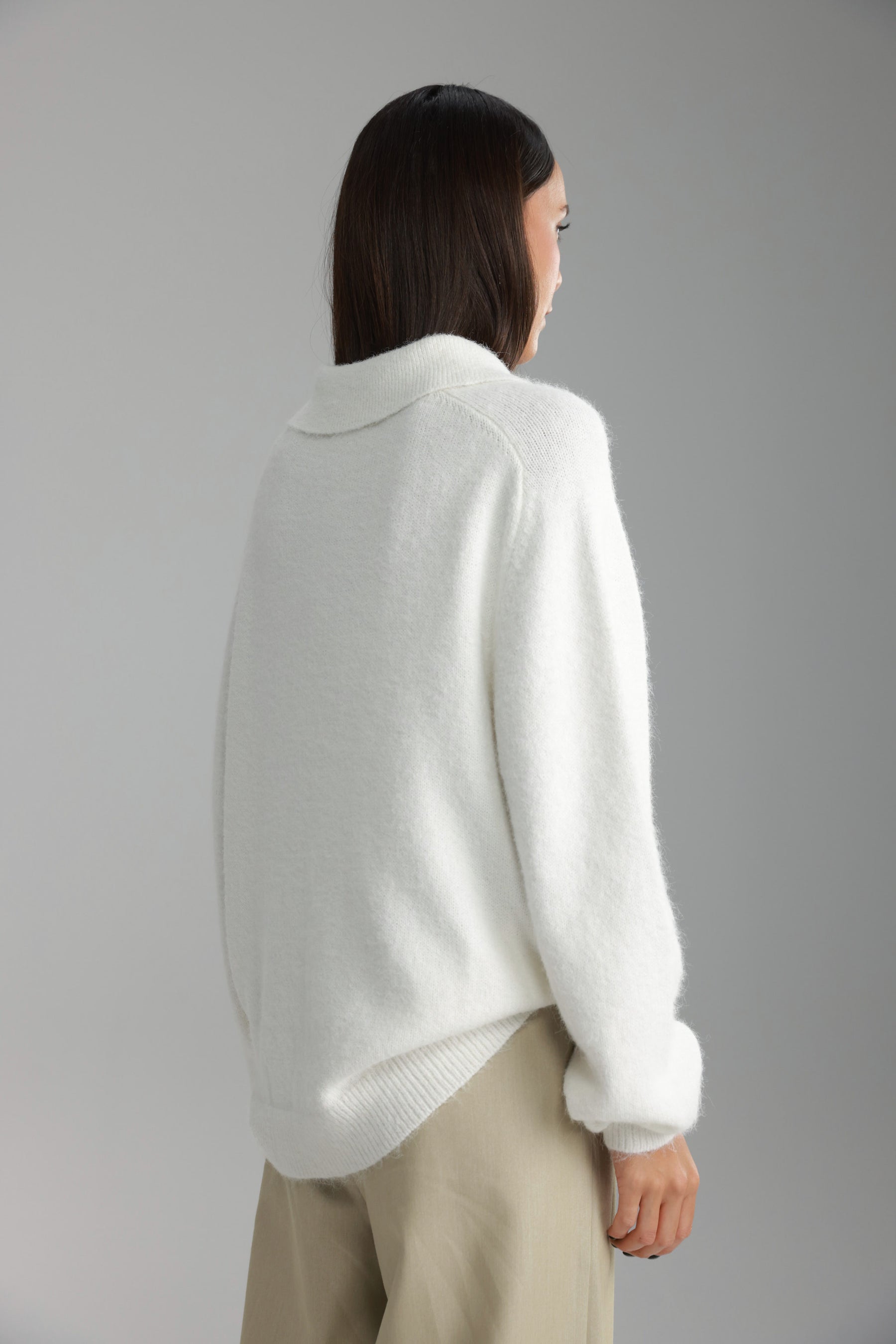 סוודר מולי לבן