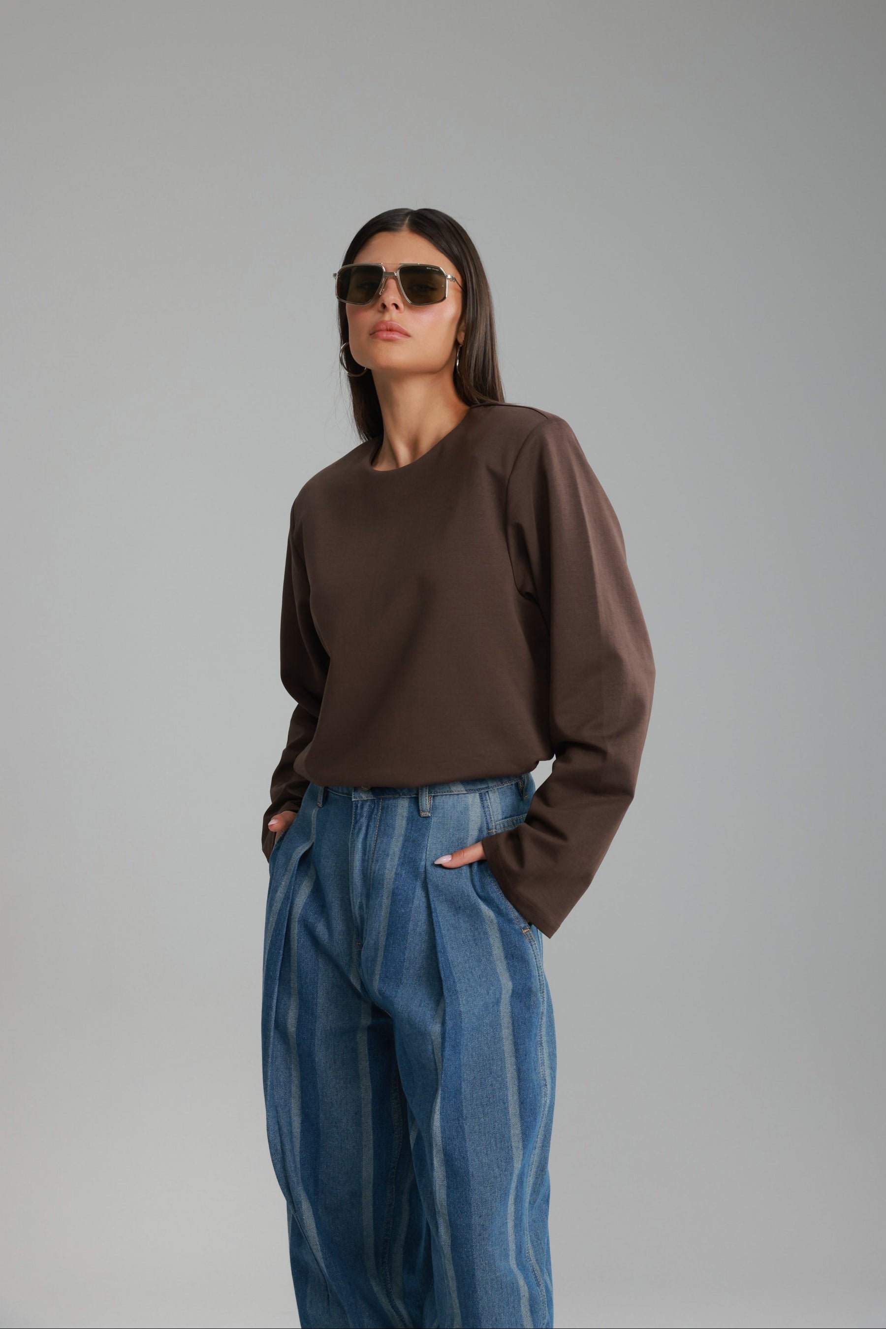 חולצת אופרי חום כהה