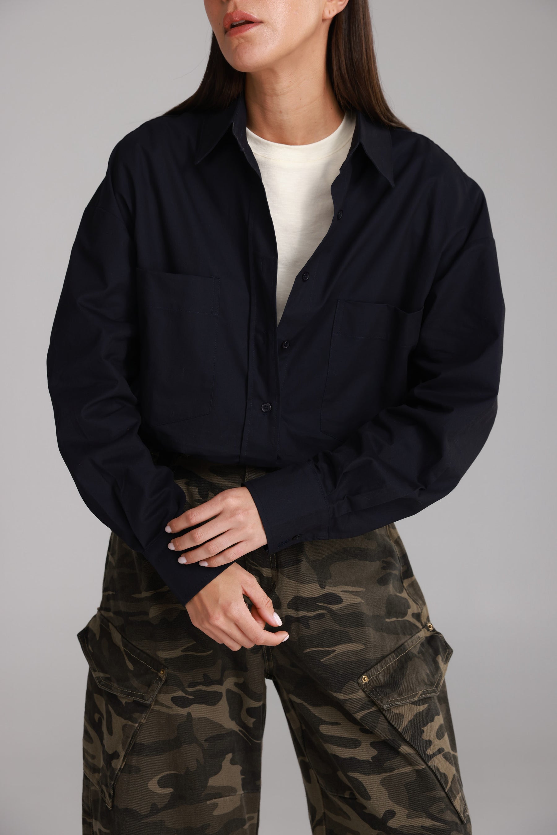 חולצת ניקולאס מכופתרת נייבי