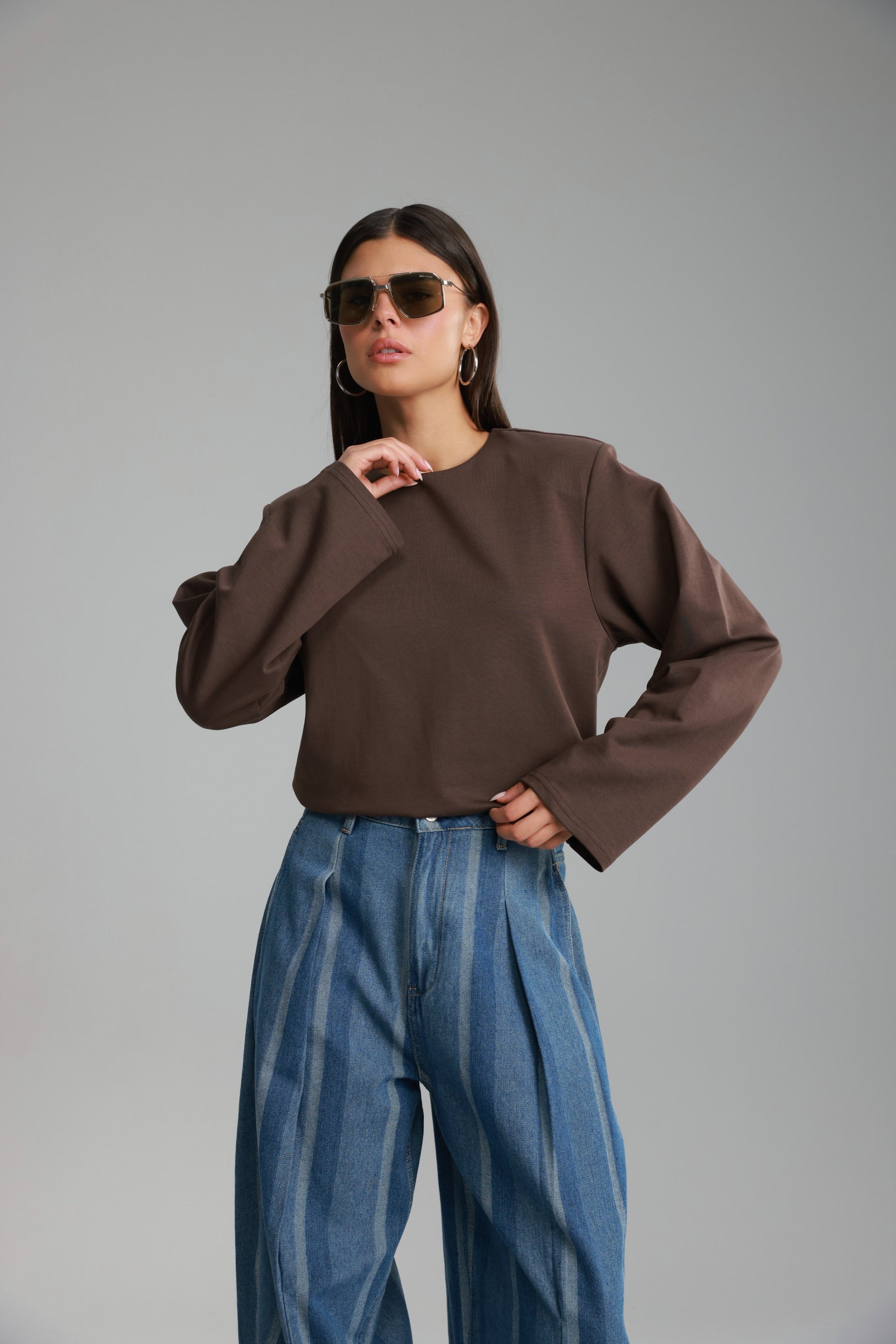 חולצת אופרי חום כהה