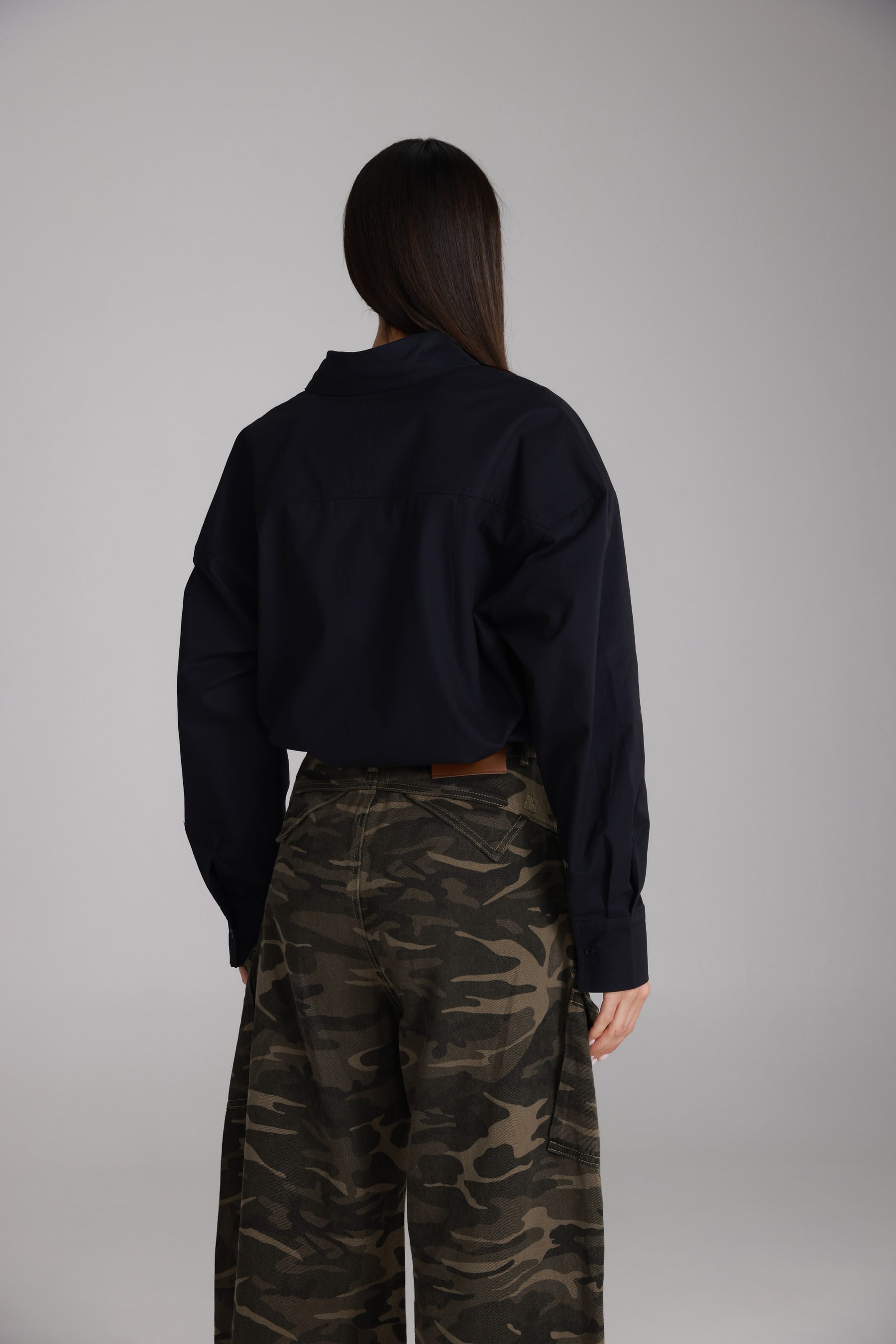 חולצת ניקולאס מכופתרת נייבי