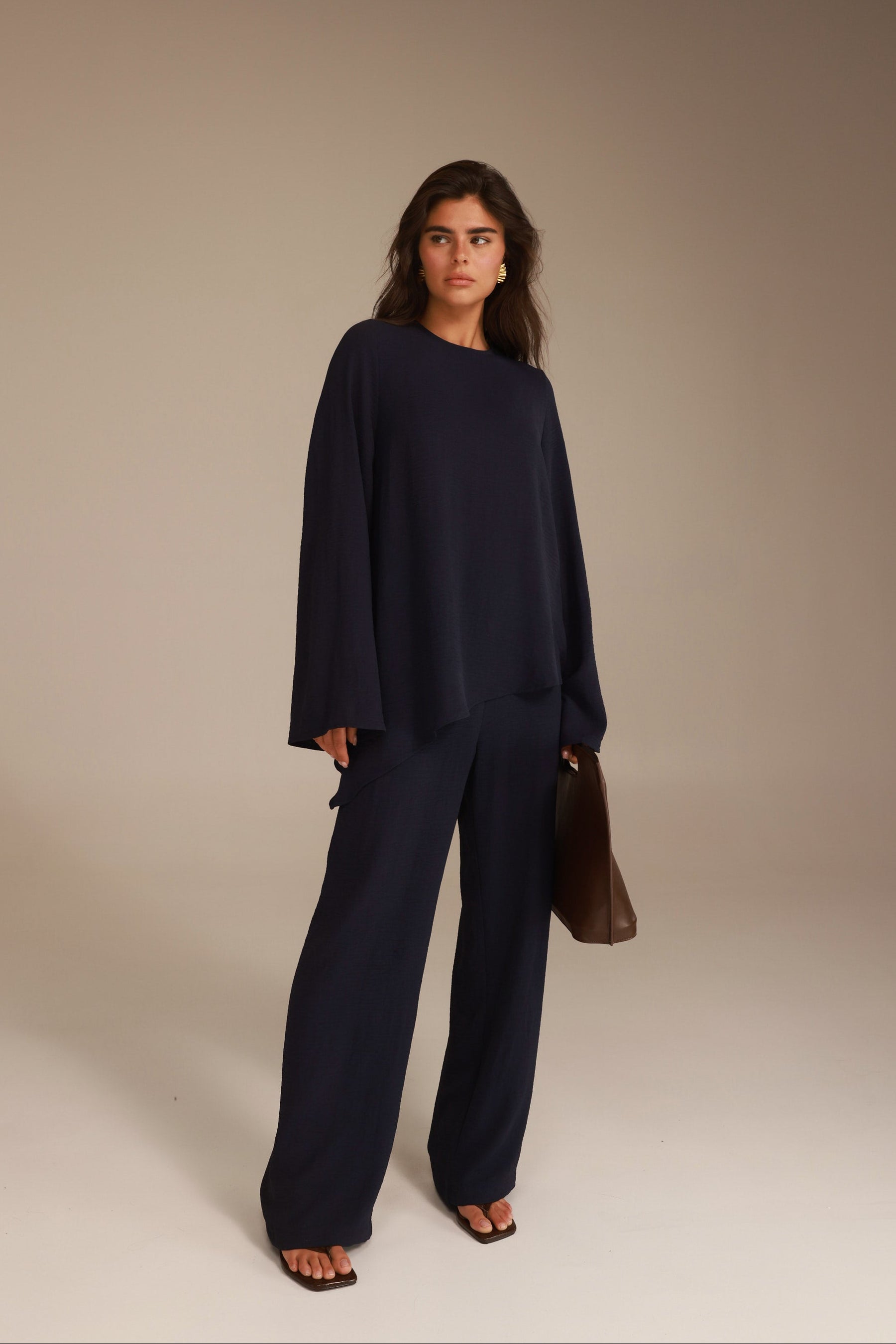 חליפת ג'ולין נייבי