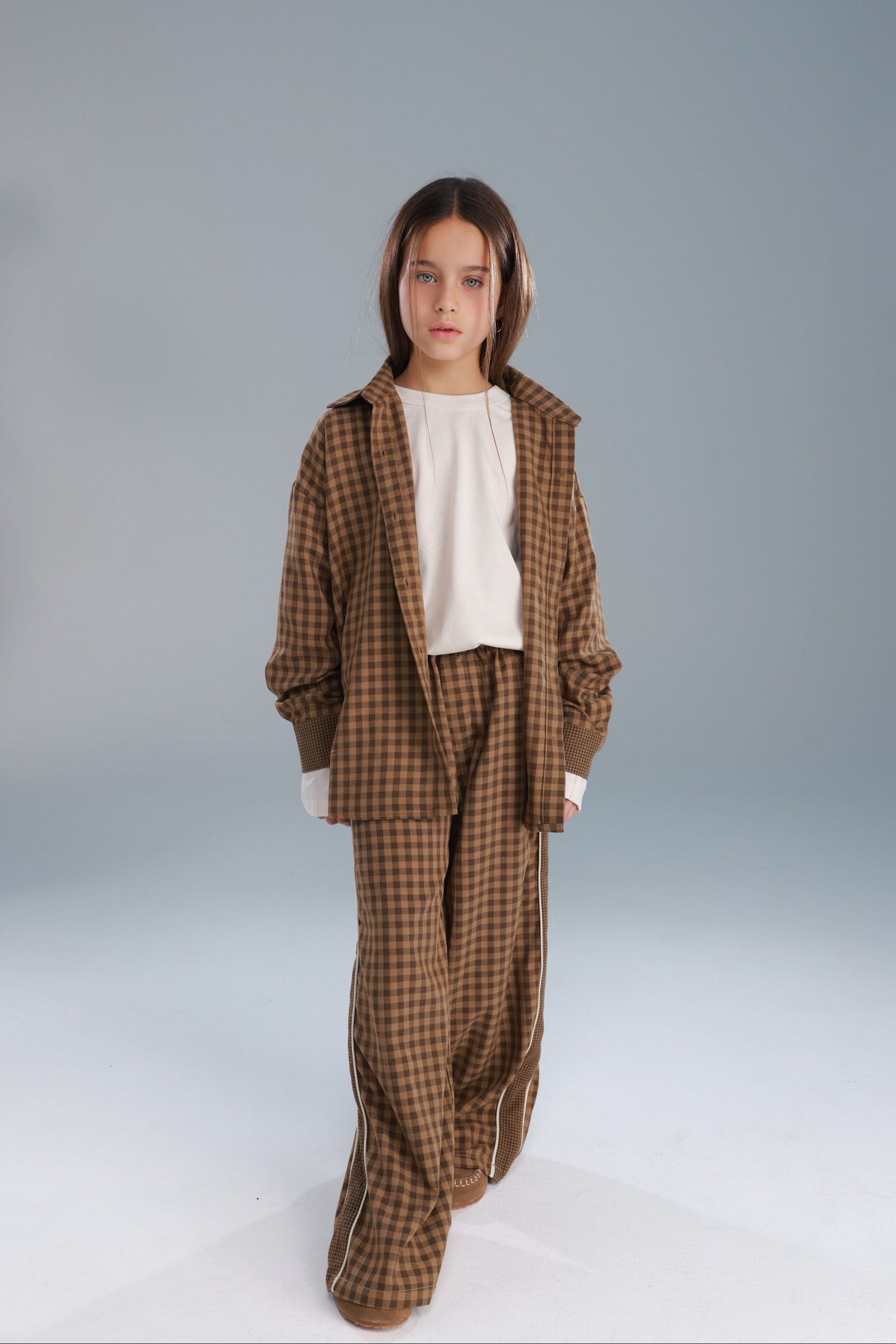 חולצת מרטין מכופתרת חומה