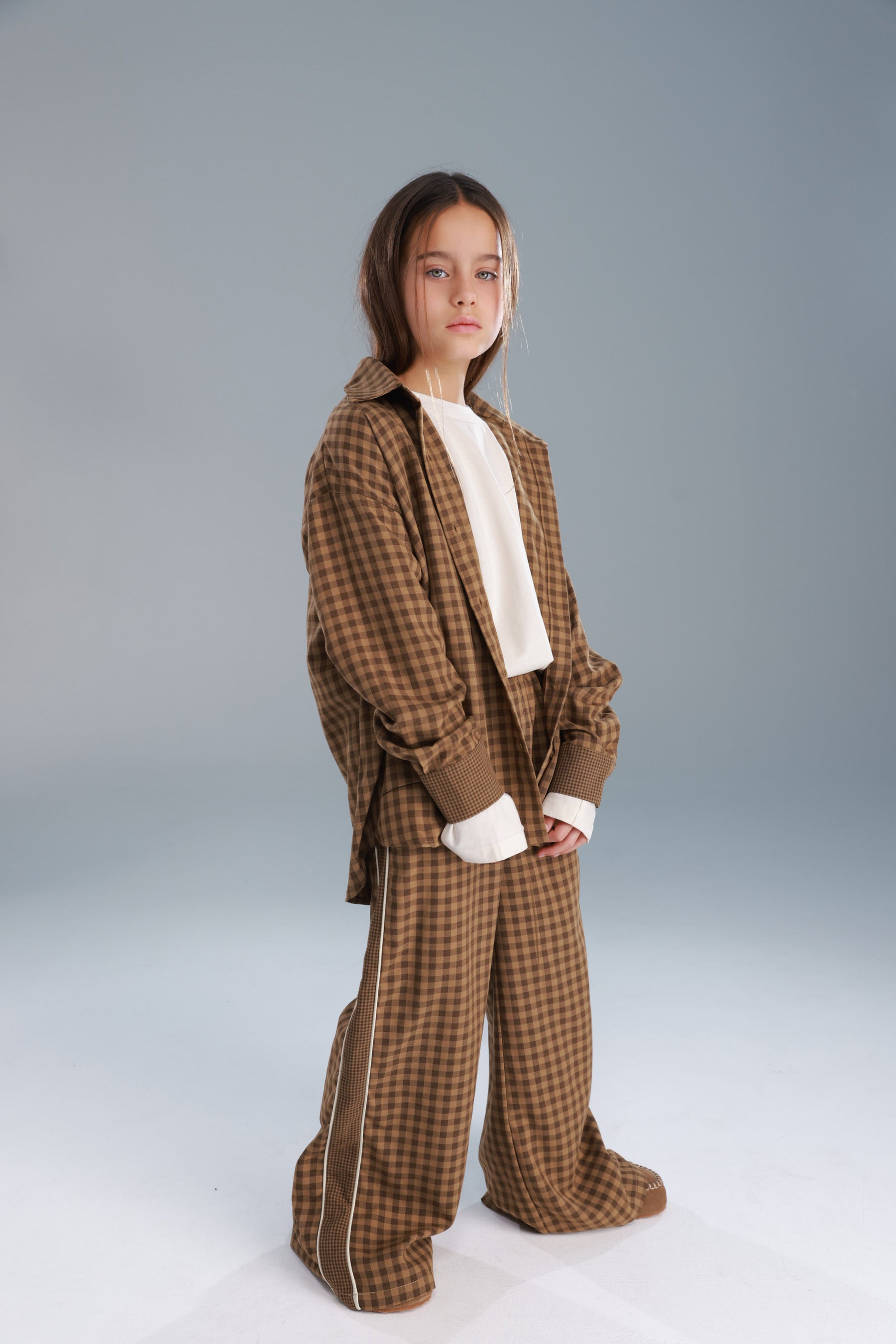 חולצת מרטין מכופתרת חומה