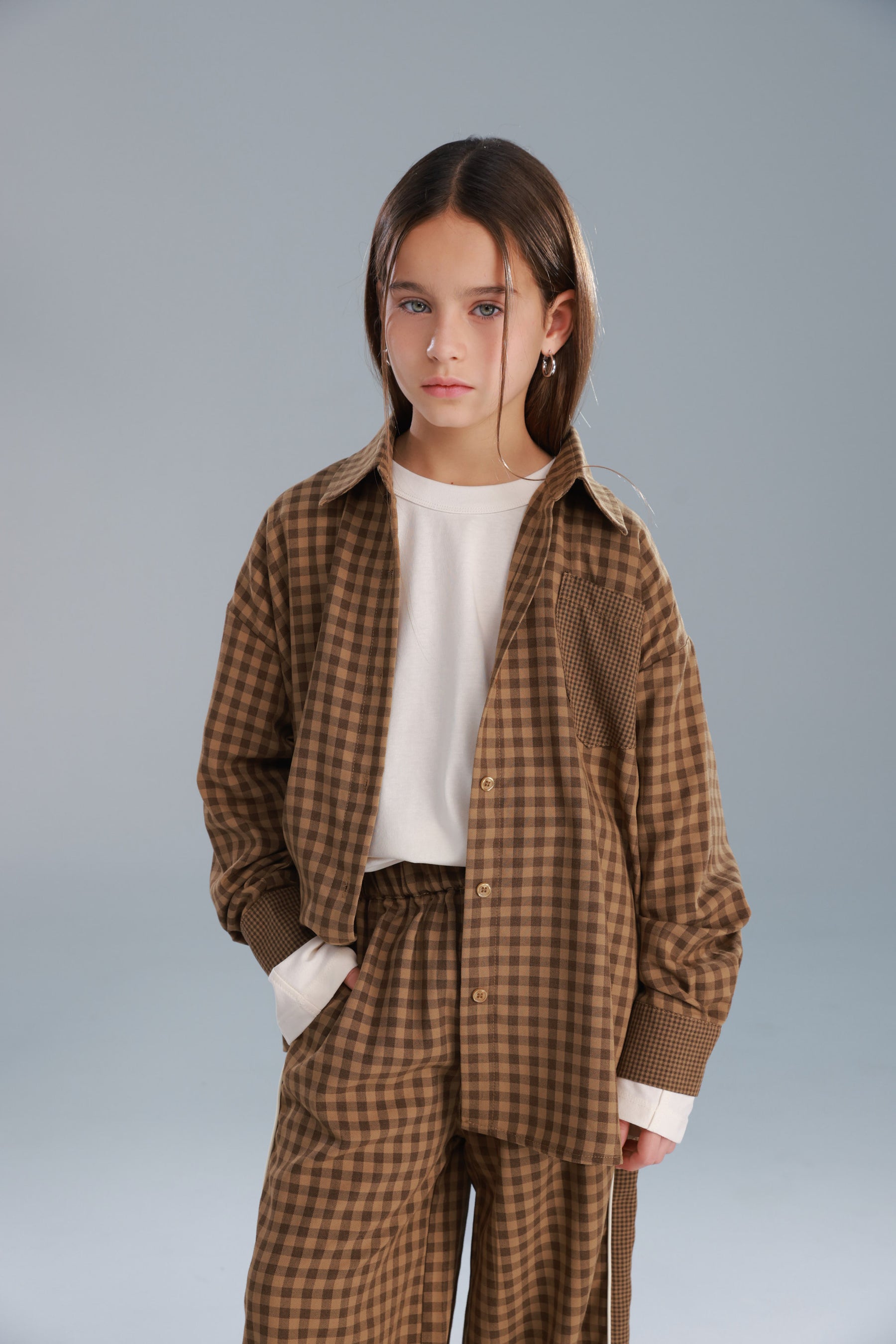 חולצת מרטין מכופתרת חומה