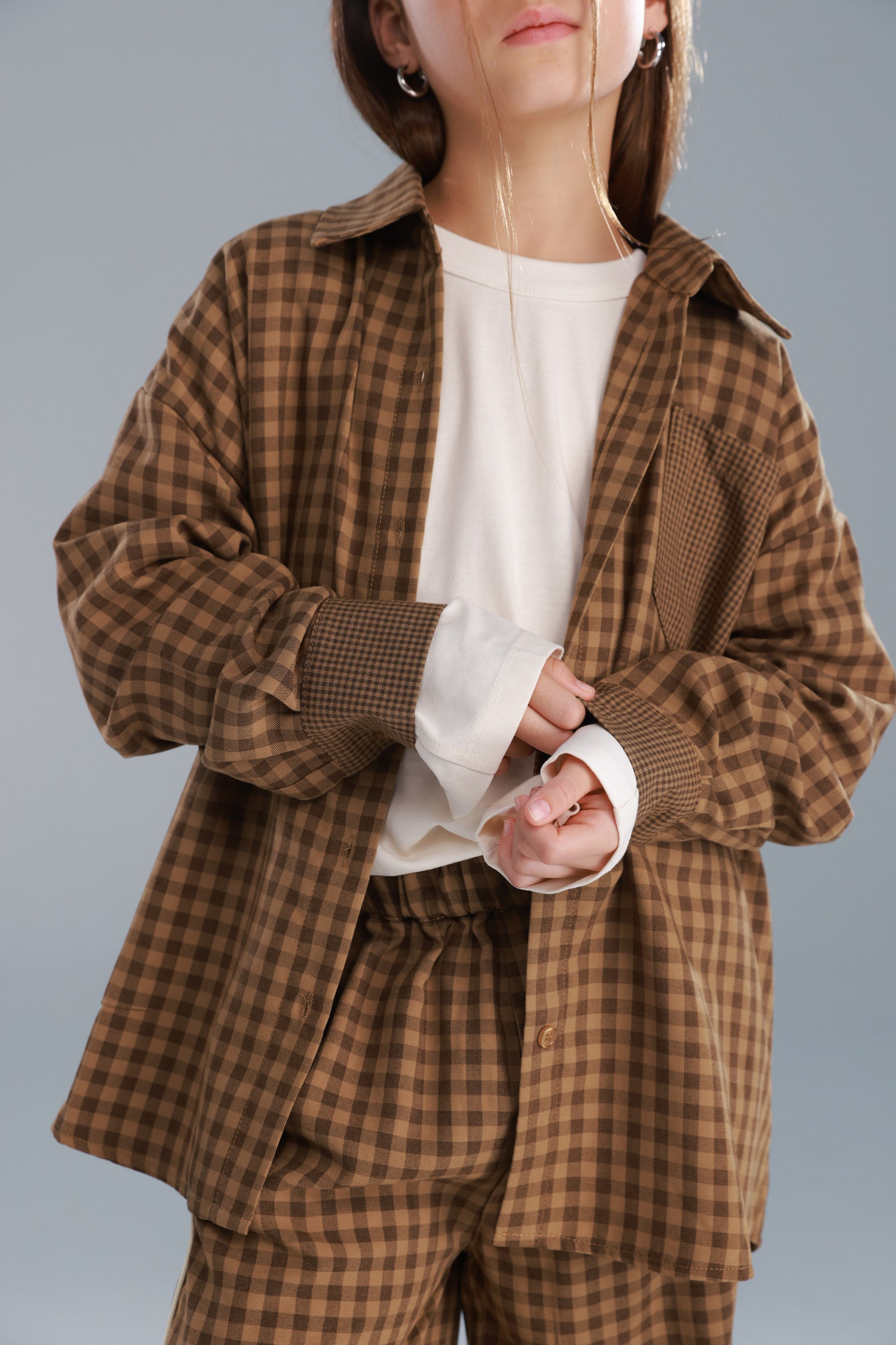 חולצת מרטין מכופתרת חומה