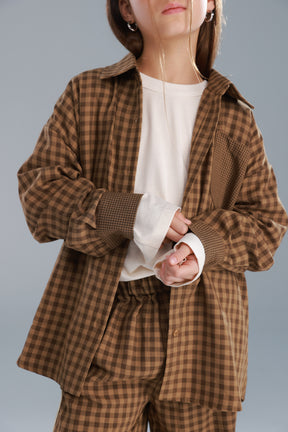 חולצת מרטין מכופתרת חומה