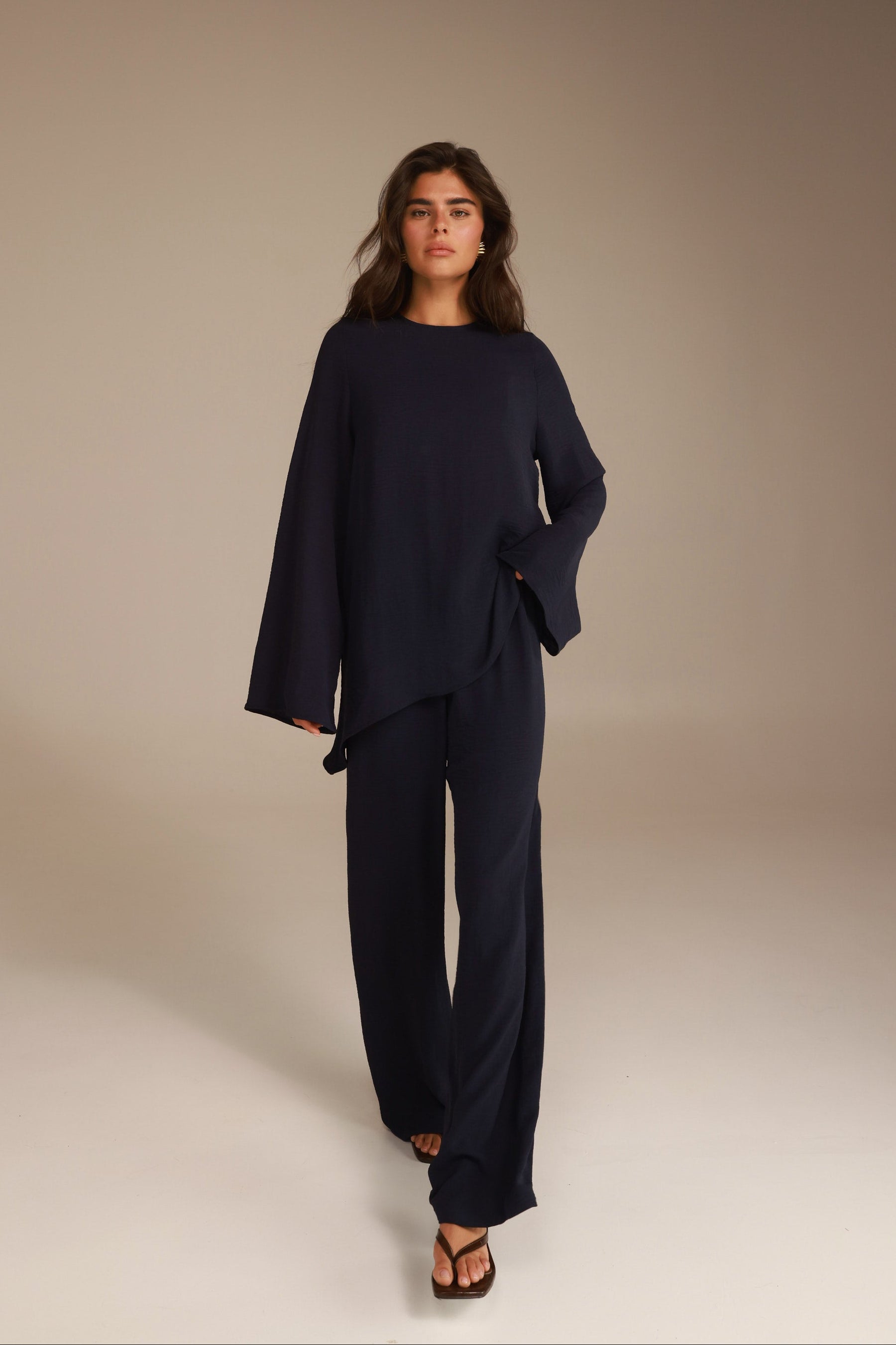 חליפת ג'ולין נייבי