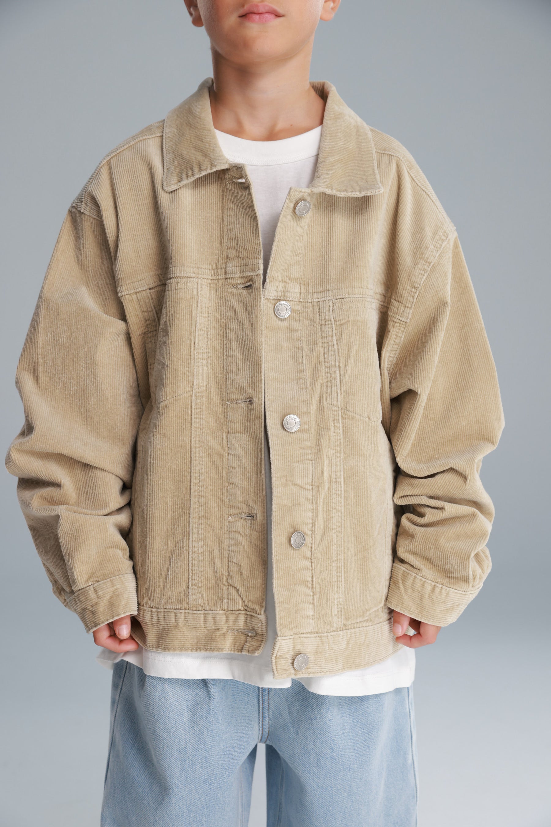 ג'קט ניילה בז'