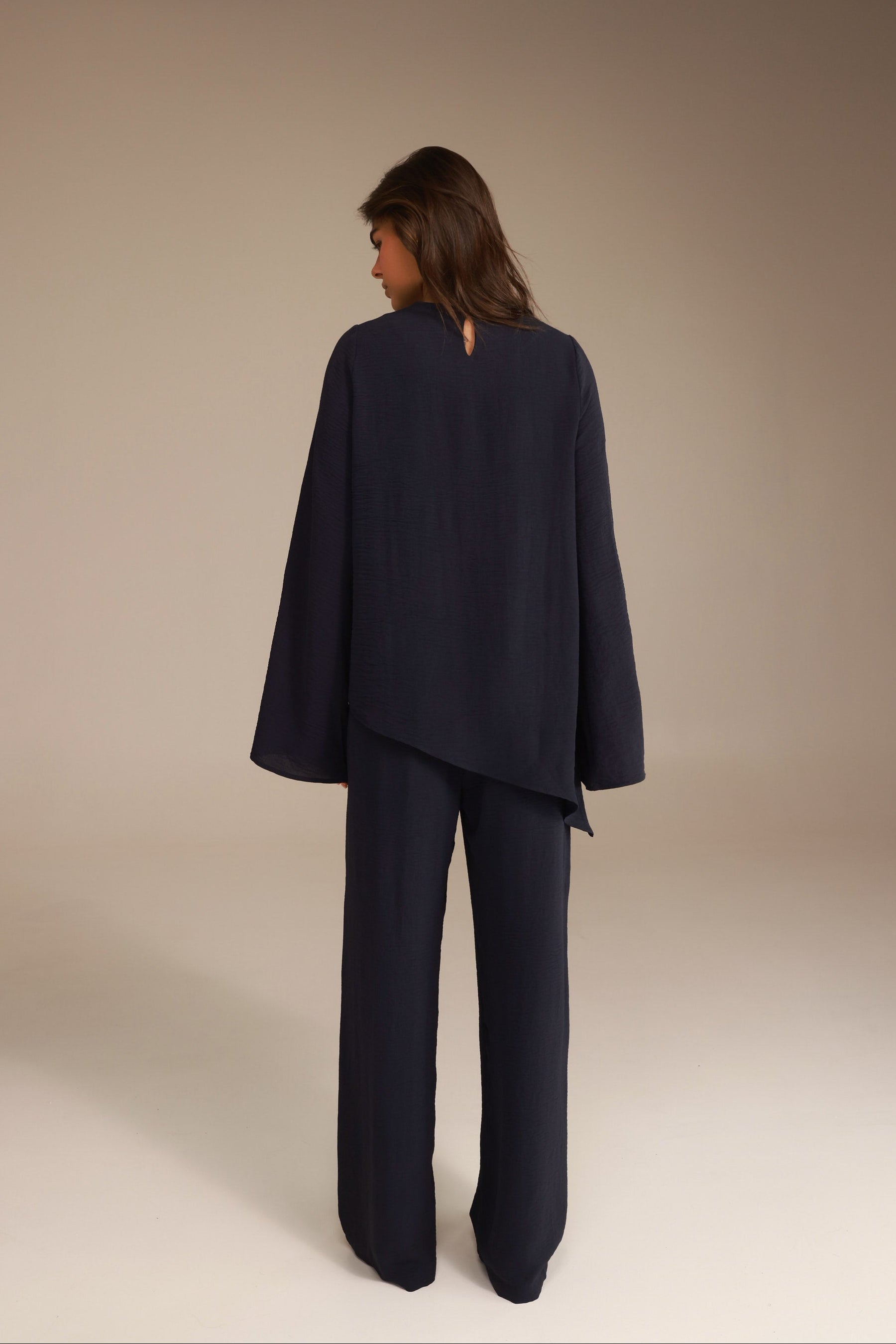 חליפת ג'ולין נייבי