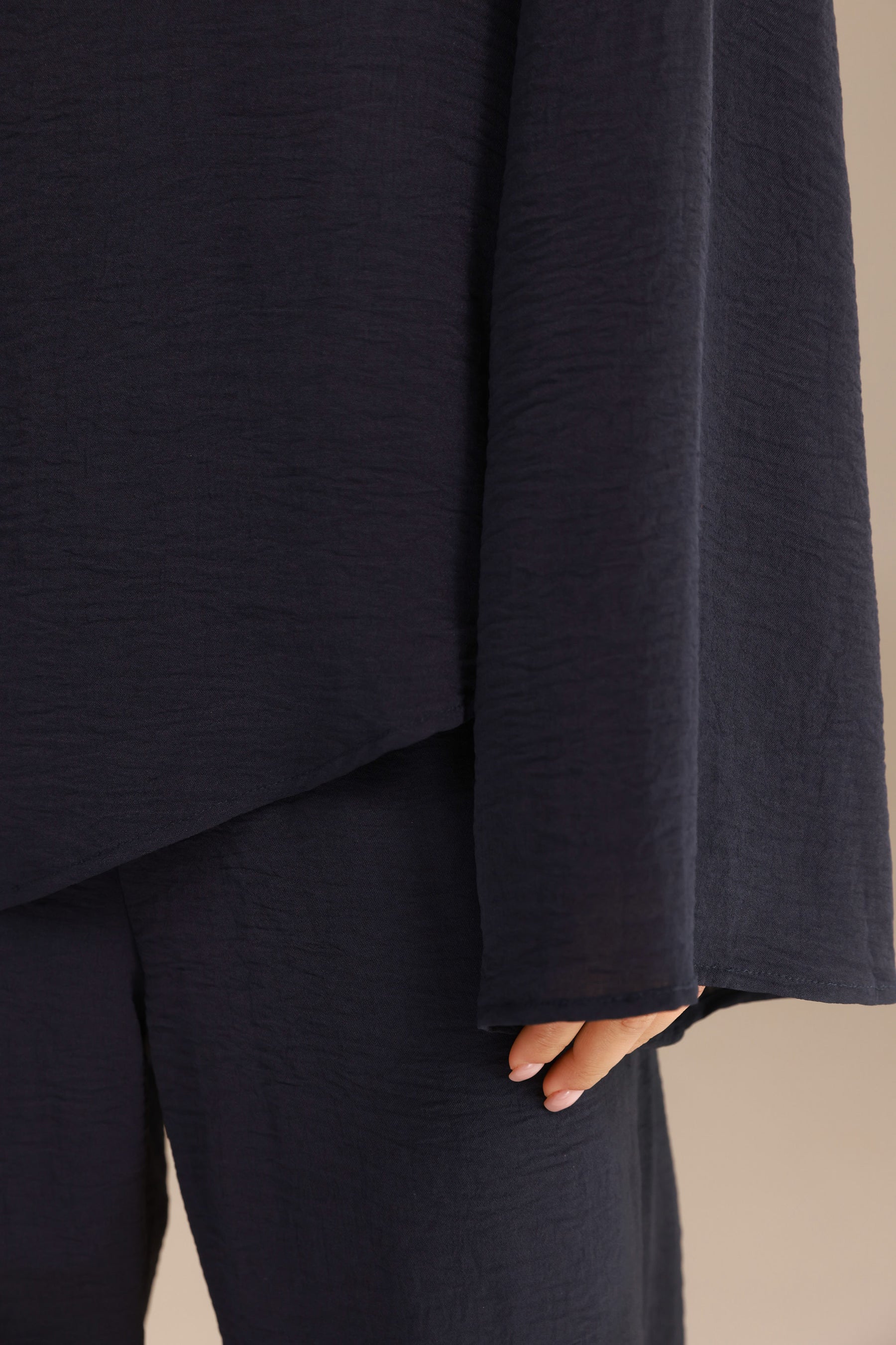 חליפת ג'ולין נייבי