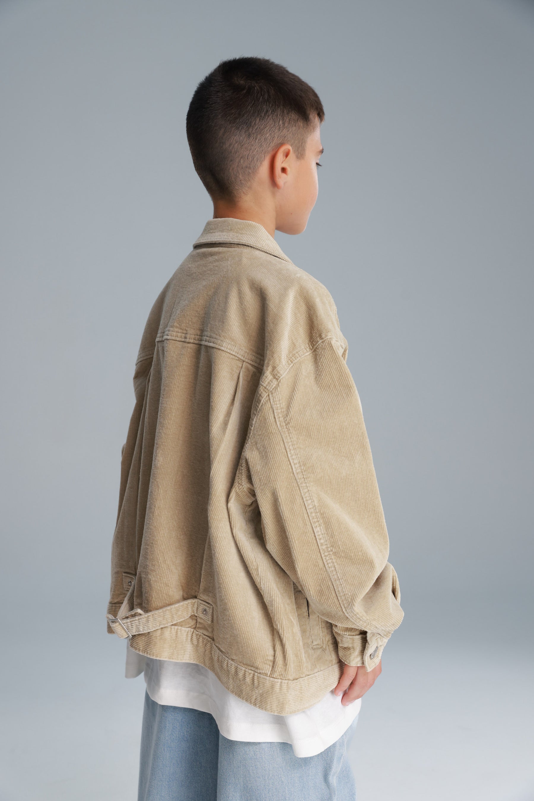 ג'קט ניילה בז'