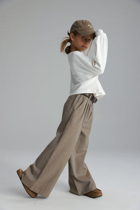 חולצת אינה לבנה