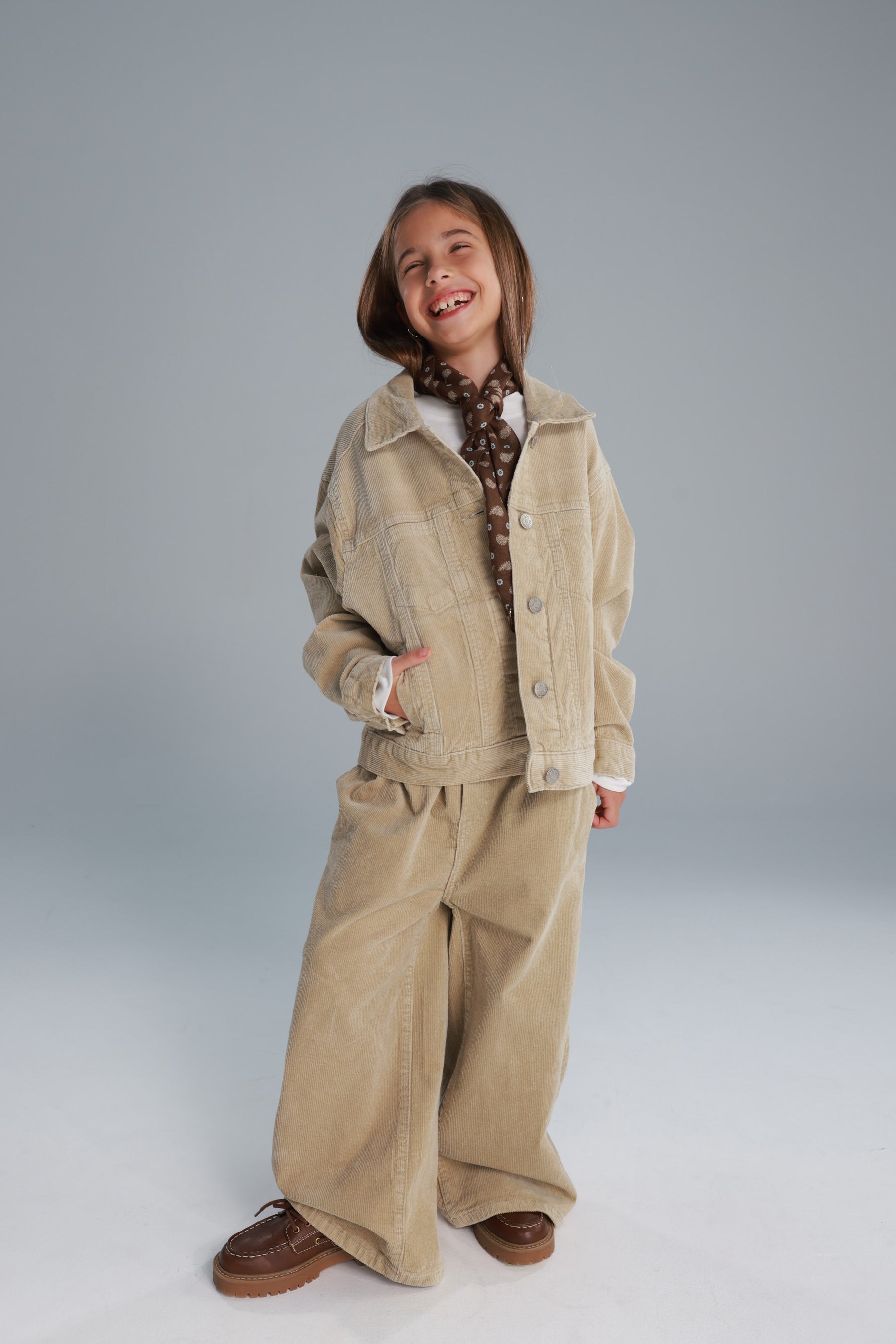 ג'קט ניילה בז'