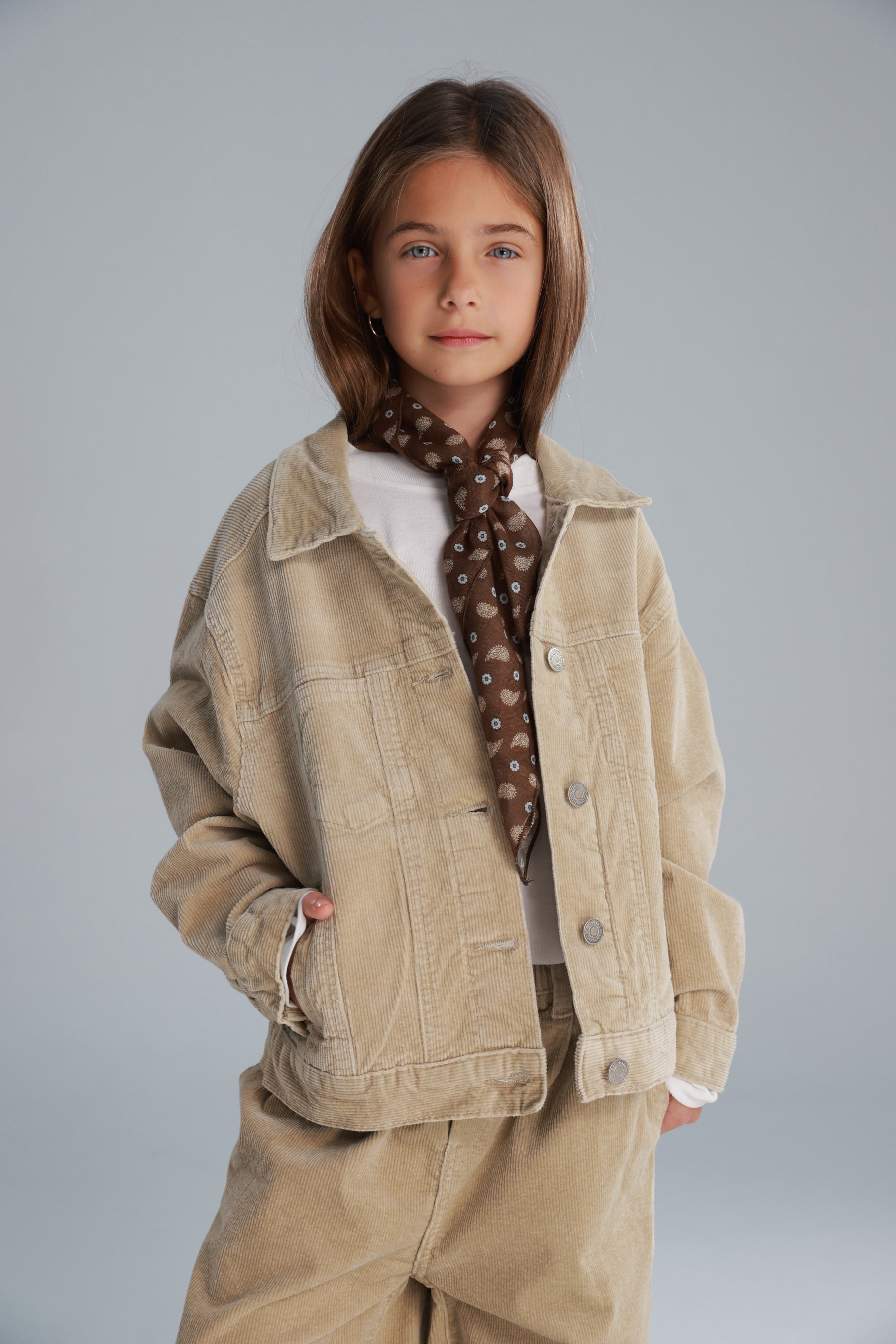 ג'קט ניילה בז'