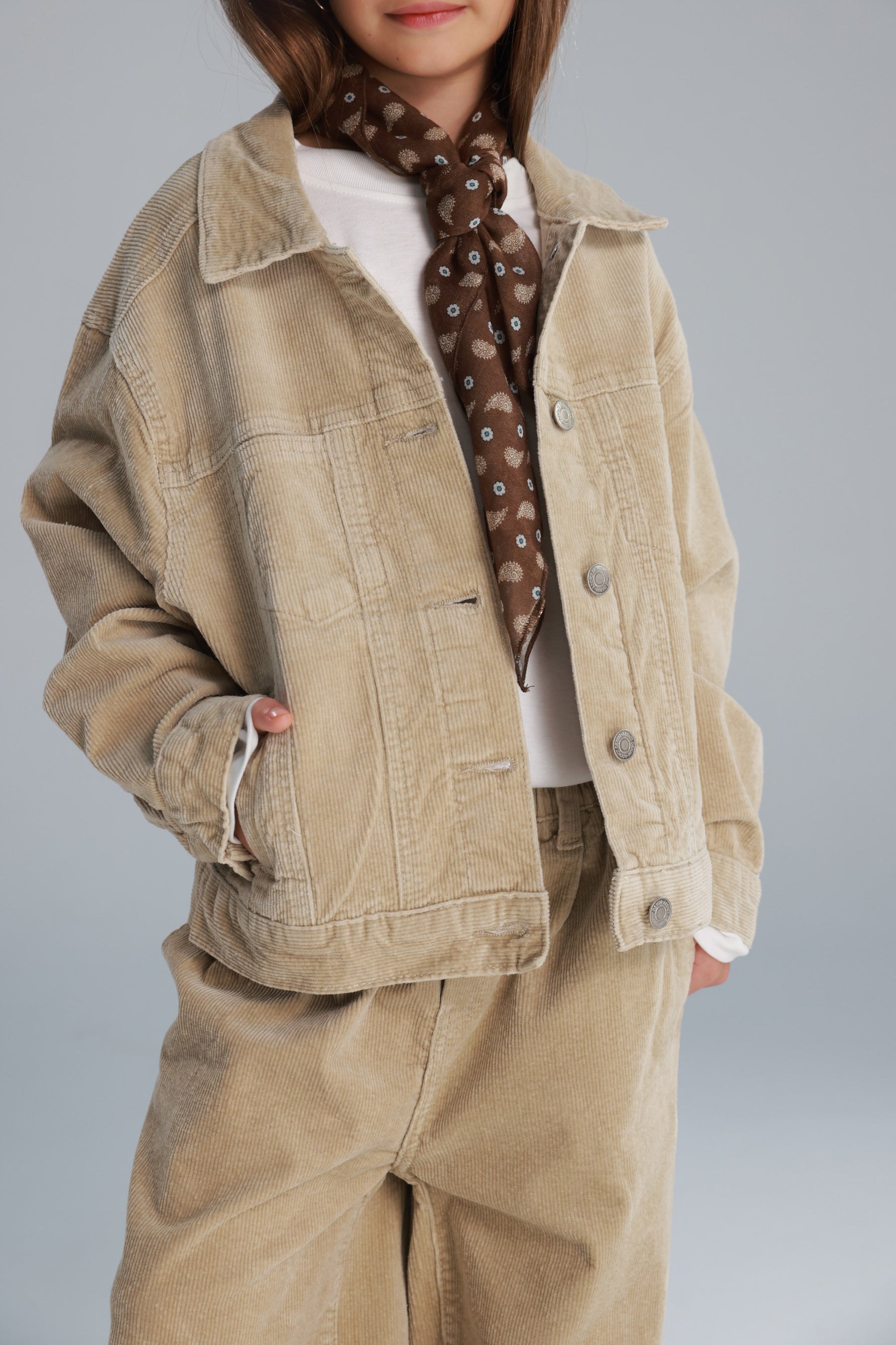 ג'קט ניילה בז'