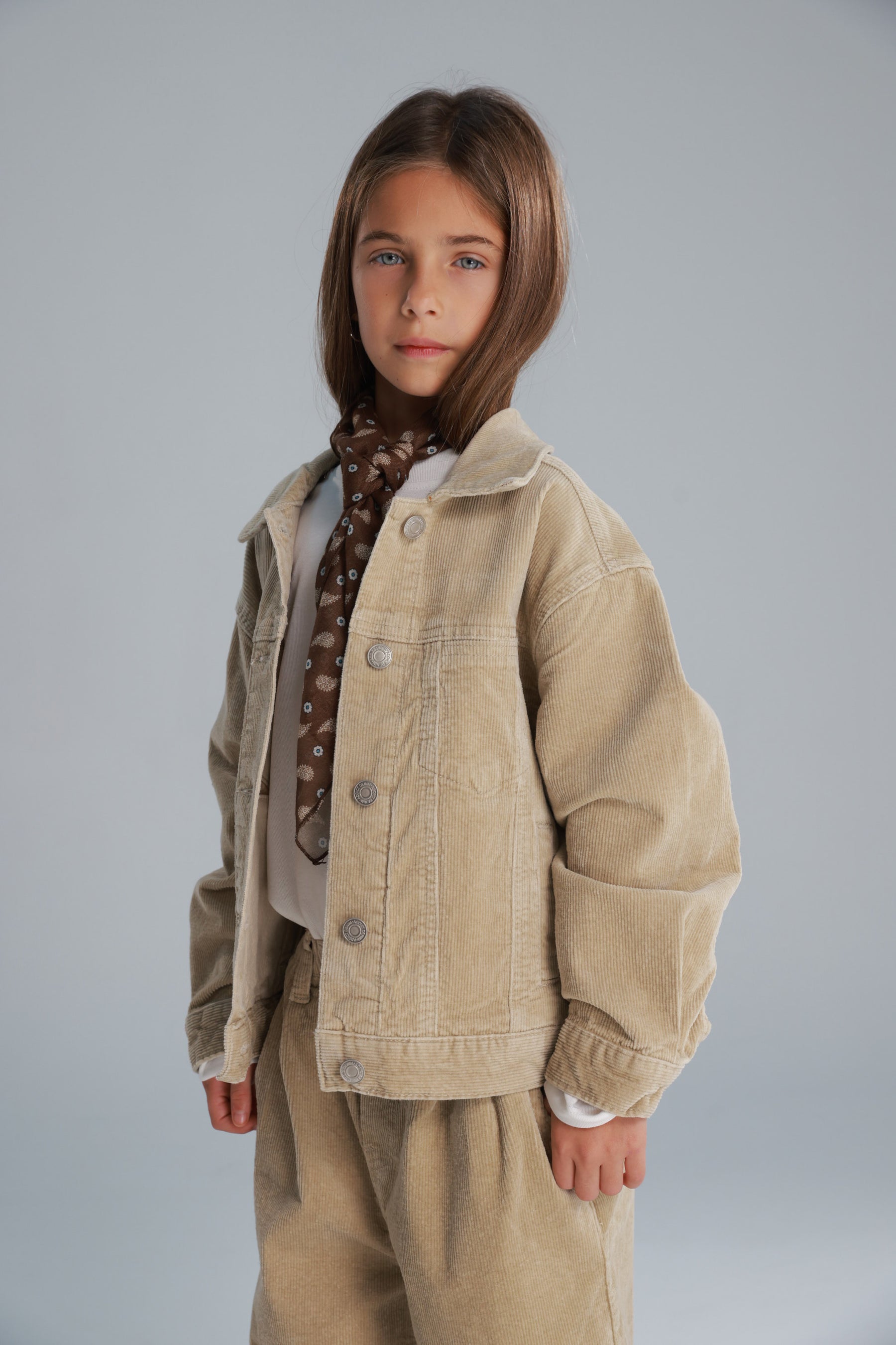 ג'קט ניילה בז'