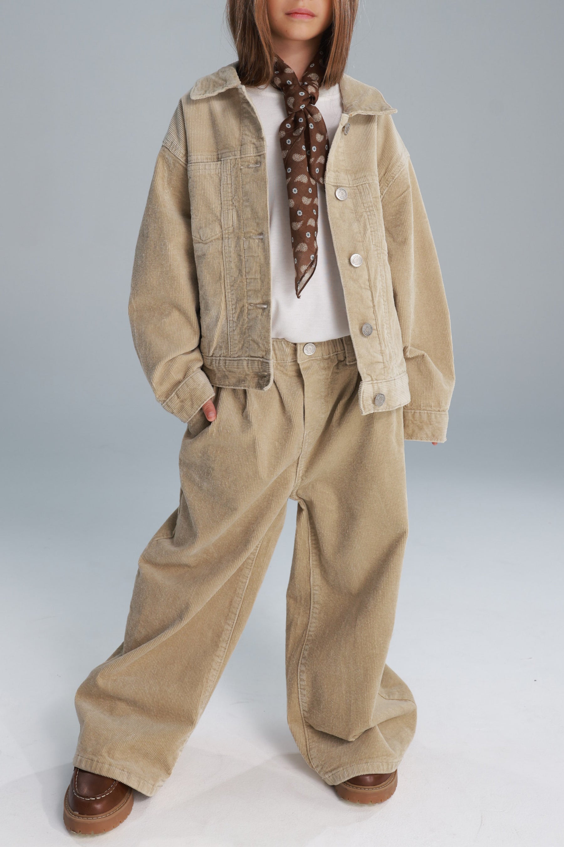 ג'קט ניילה בז'