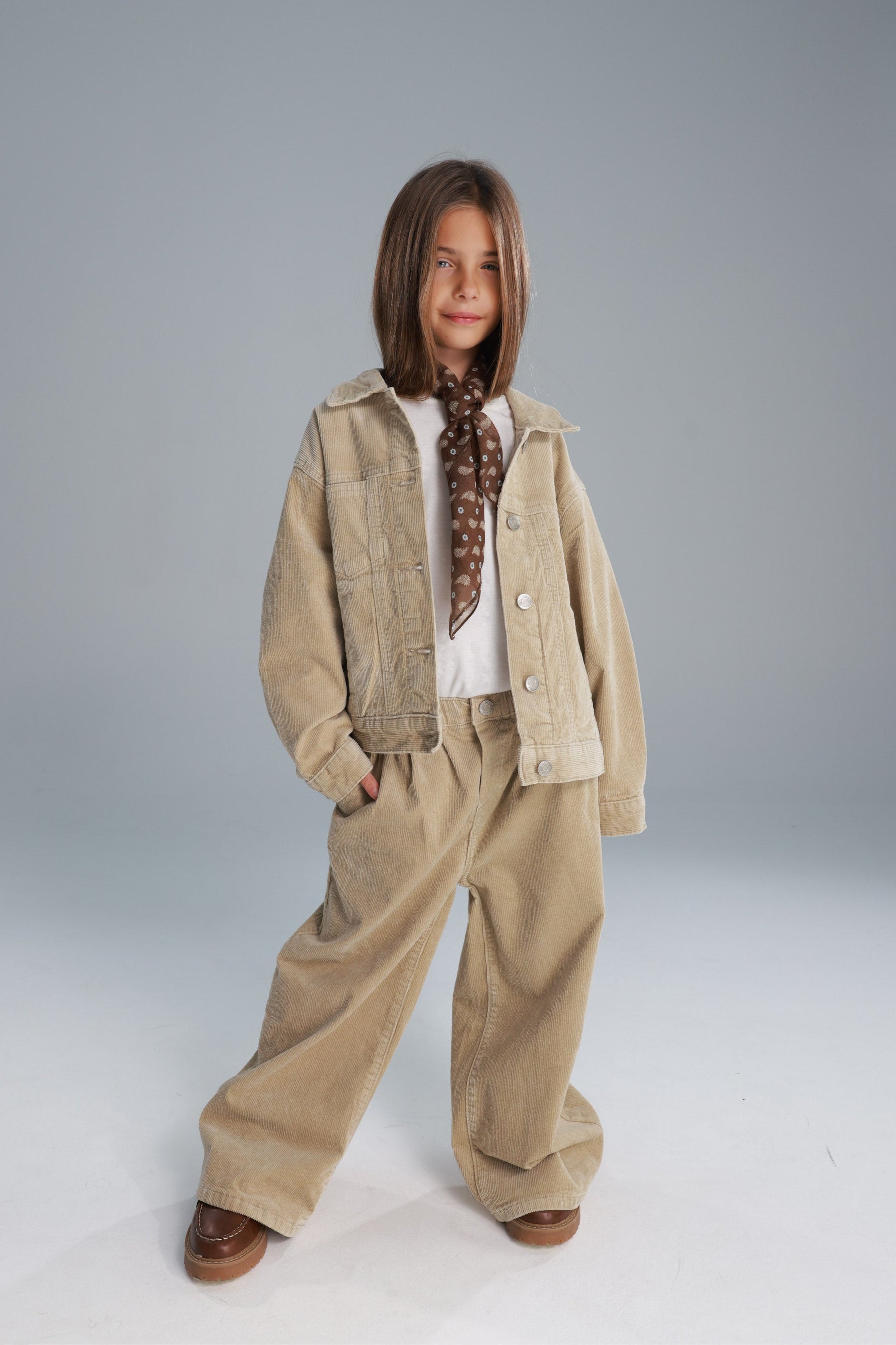 ג'קט ניילה בז'