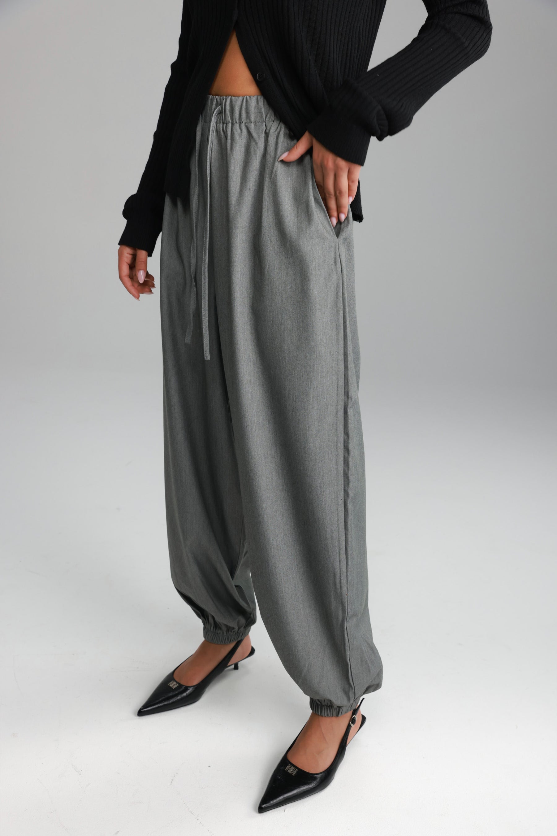 מכנסי אן אפור בהיר