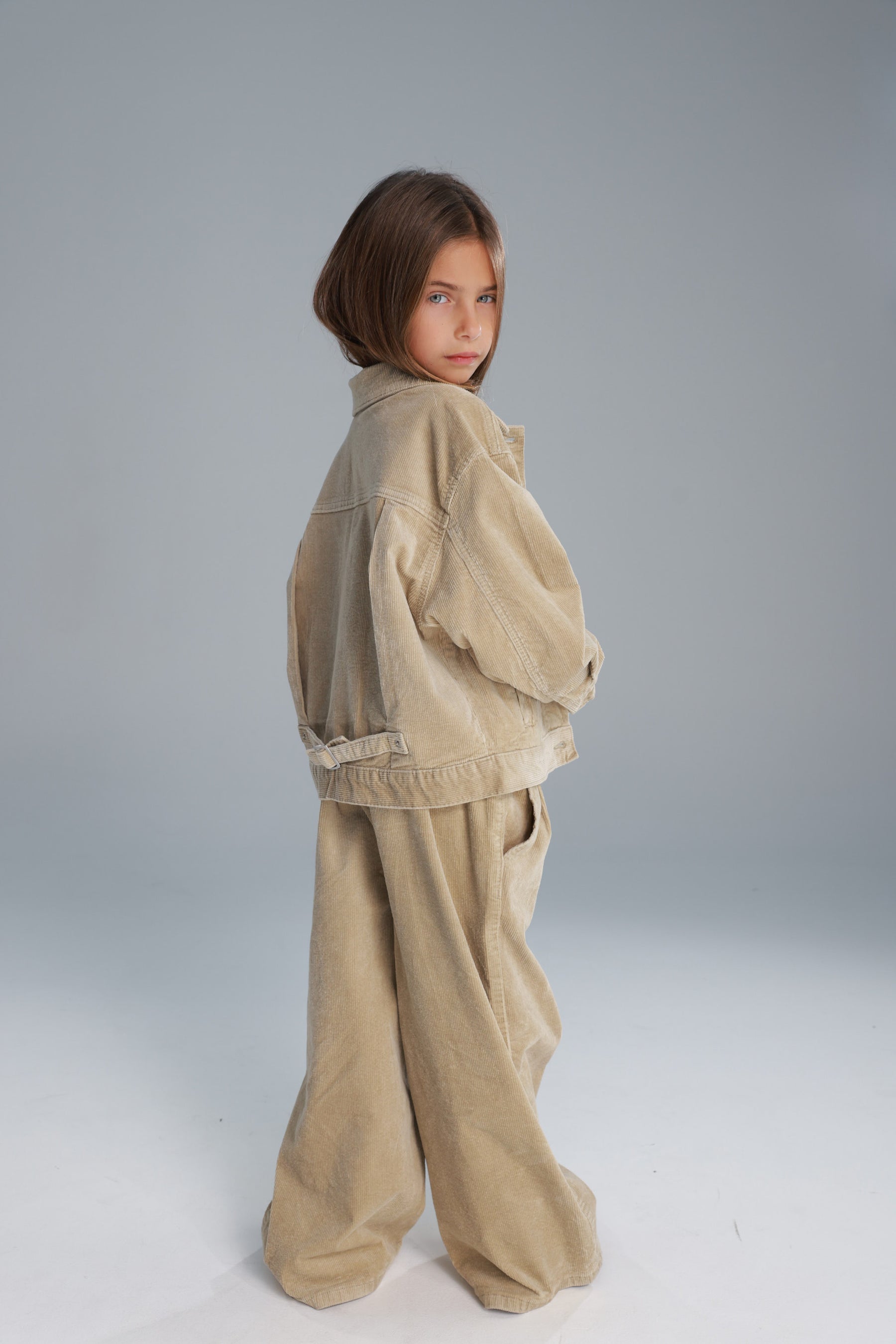 ג'קט ניילה בז'