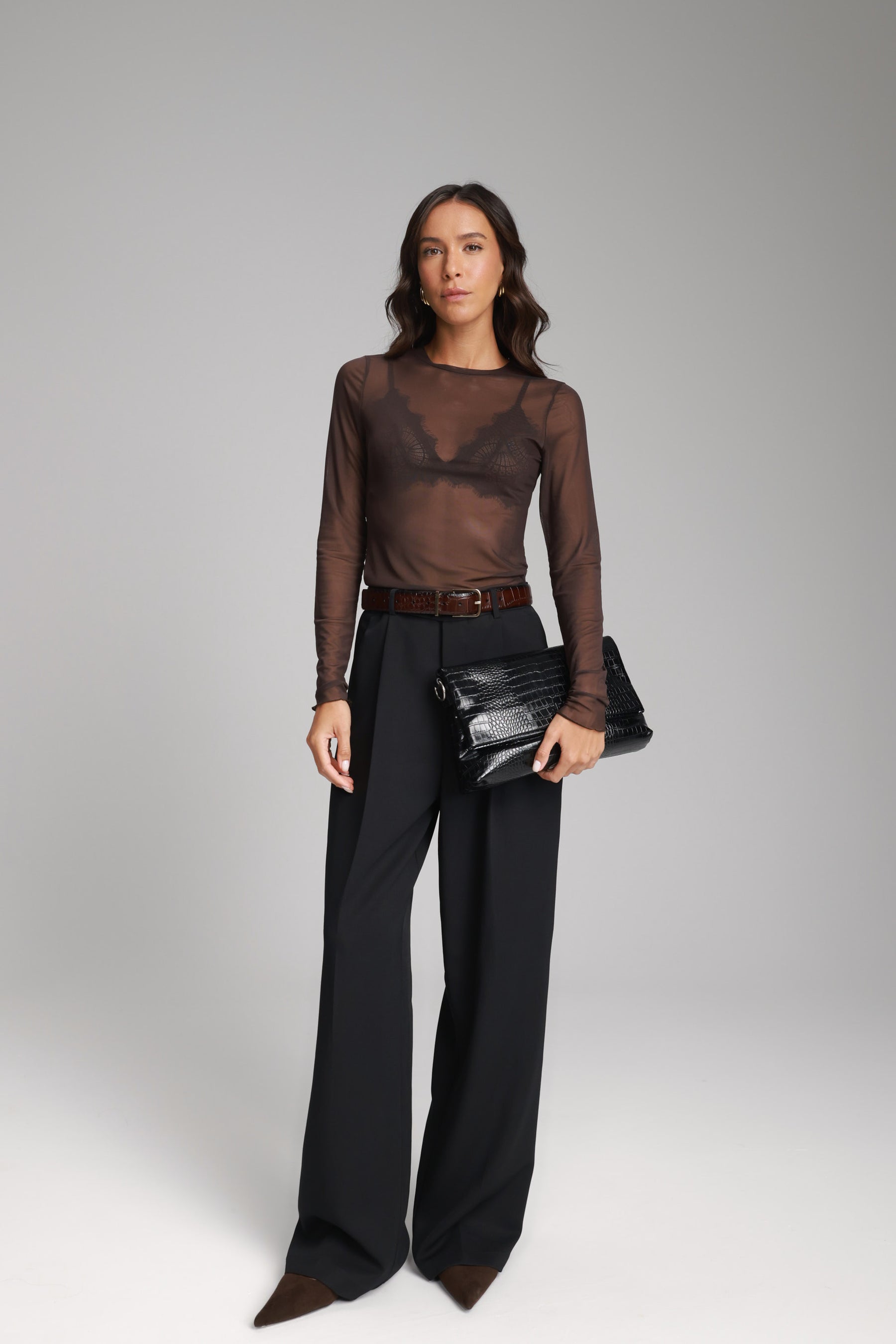 חולצת קרול חום כהה