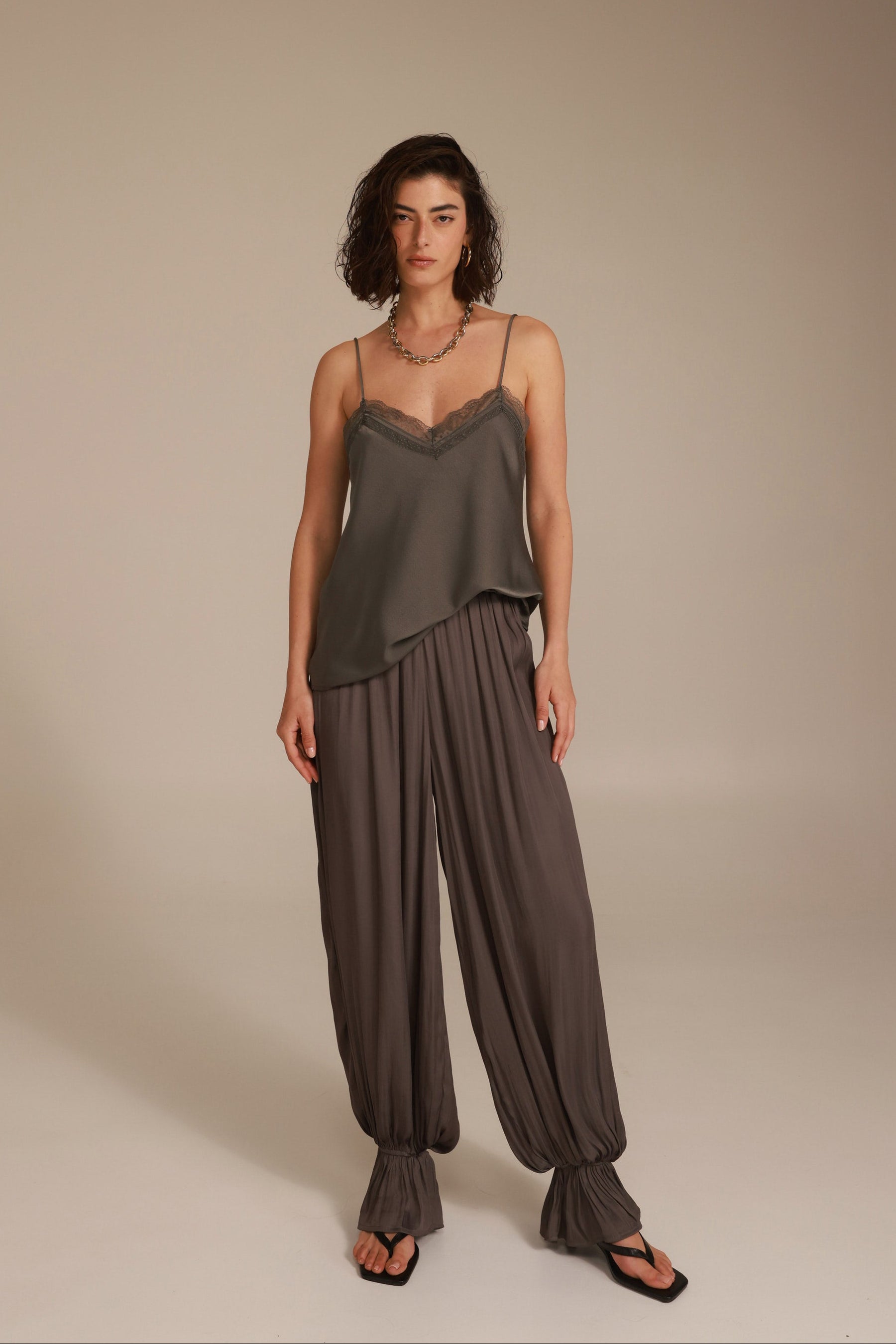 מכנסי אדיה אפורים