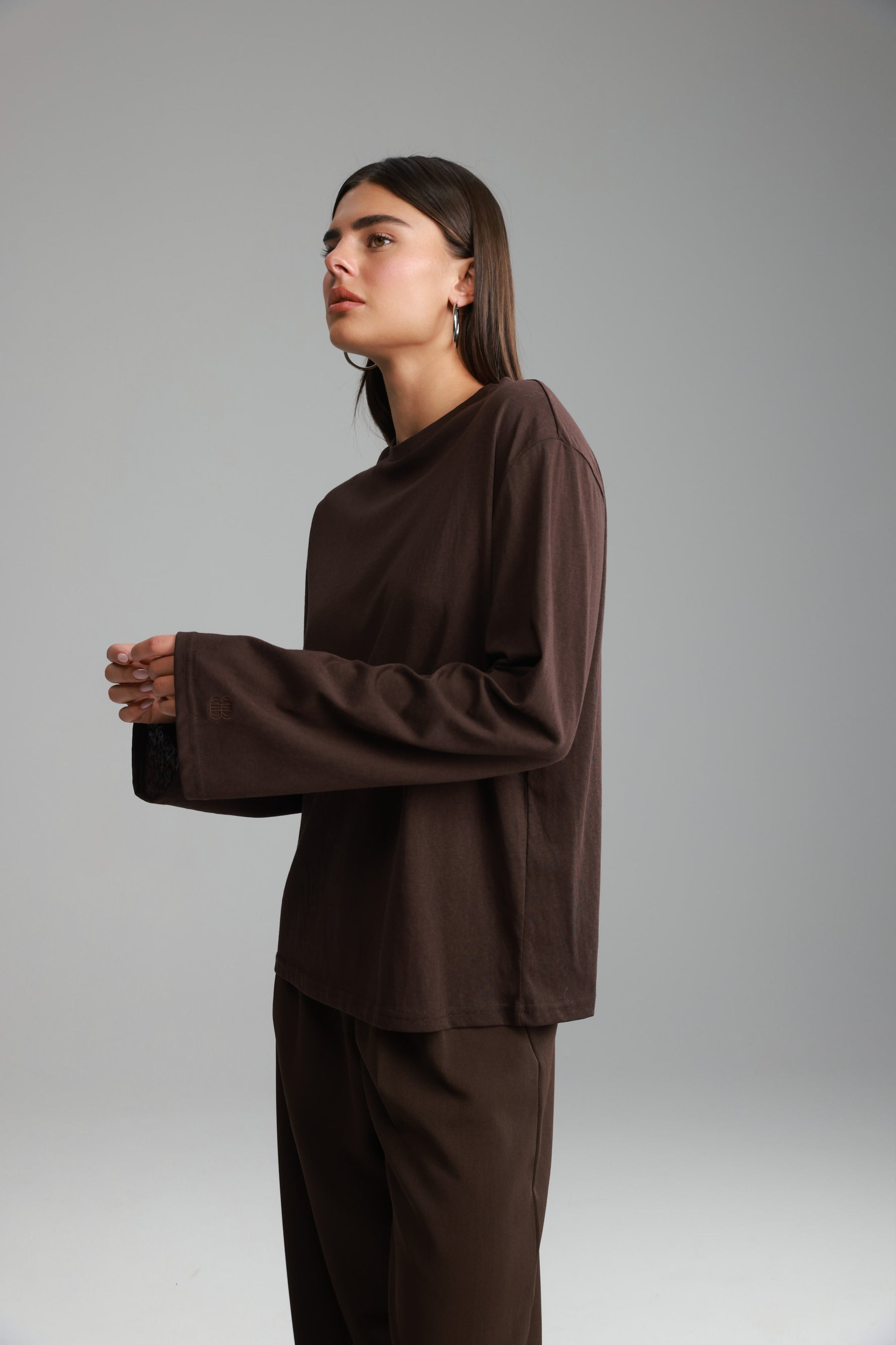 חולצת אמור חום כהה